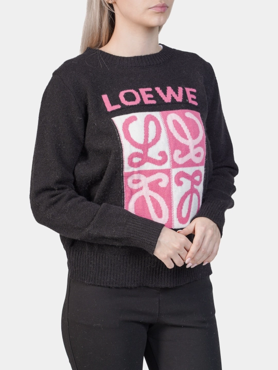 Sviter yozuvli Loewe