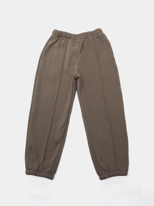 Bolalar kostyumi, sport, flis ustida