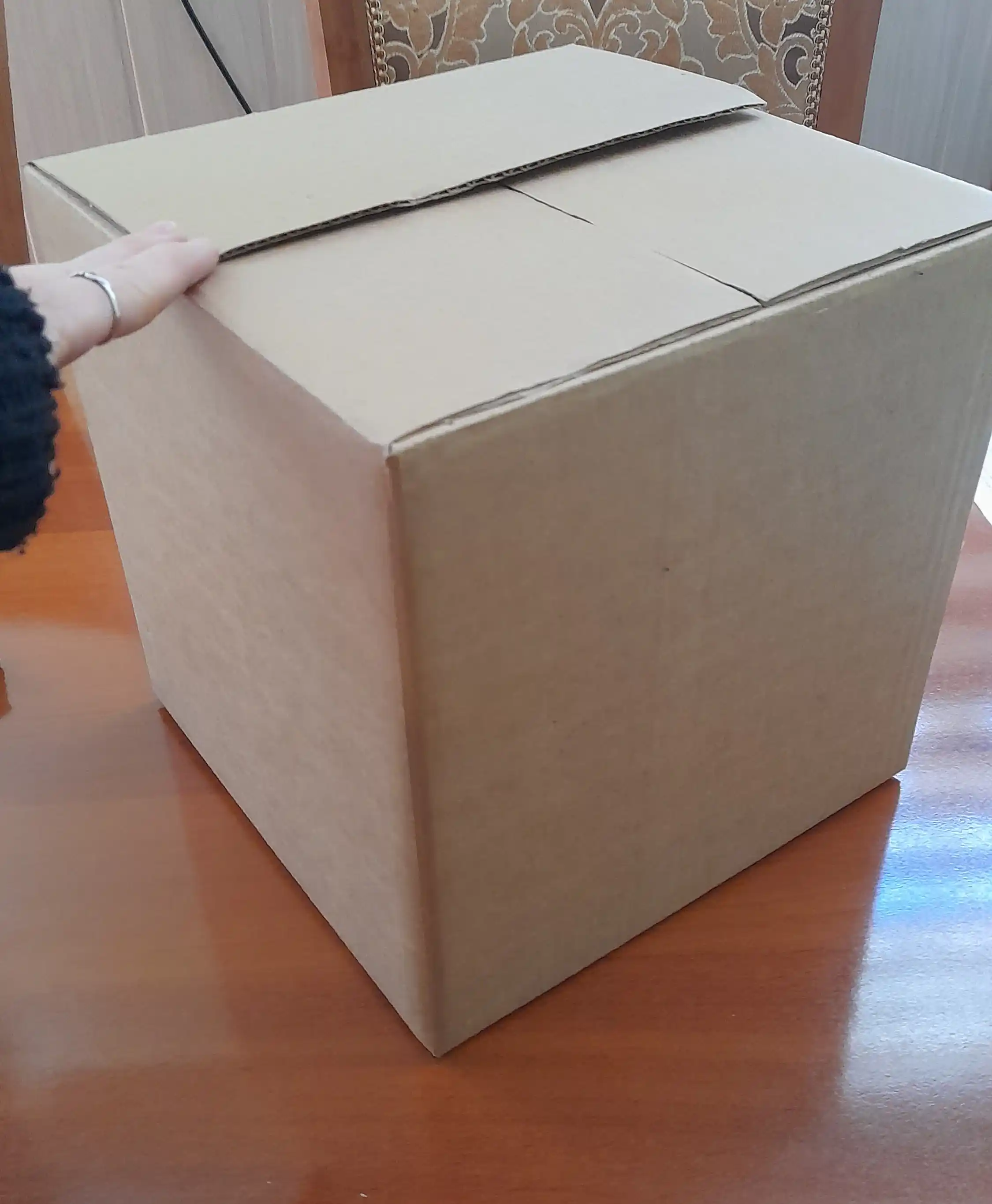 Karton qutilar kublar, qadoqlash har bir to'plamda 5 yoki 10 dona, 15 * 15 sm, 25 * 25 sm