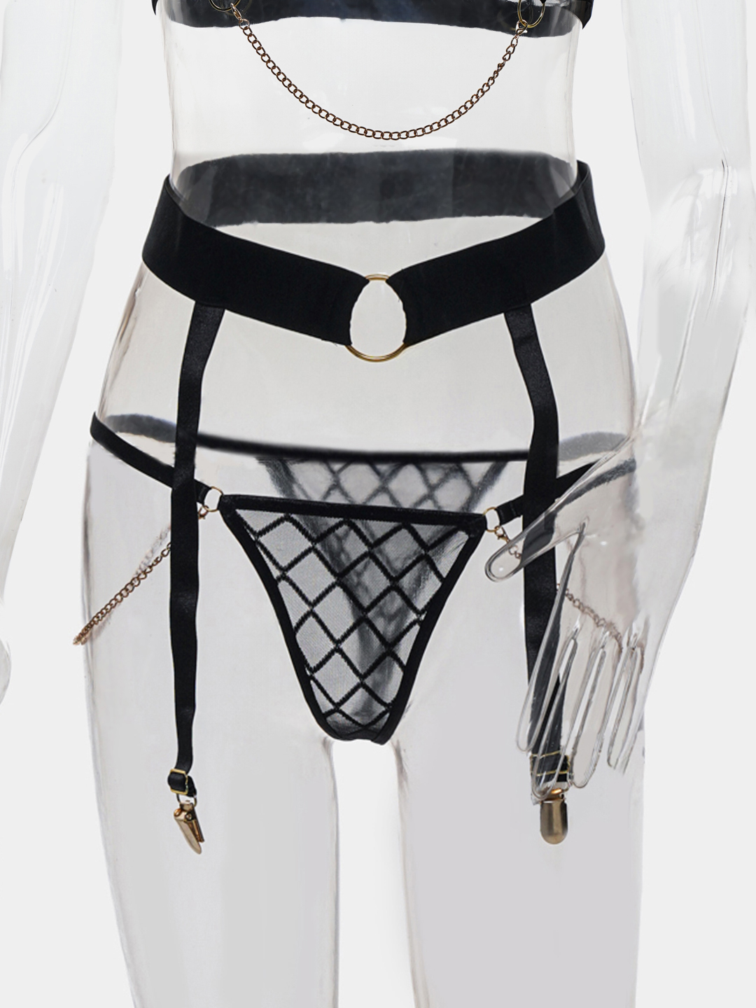 Ayollar sutyen va külotlarini echib olishadi