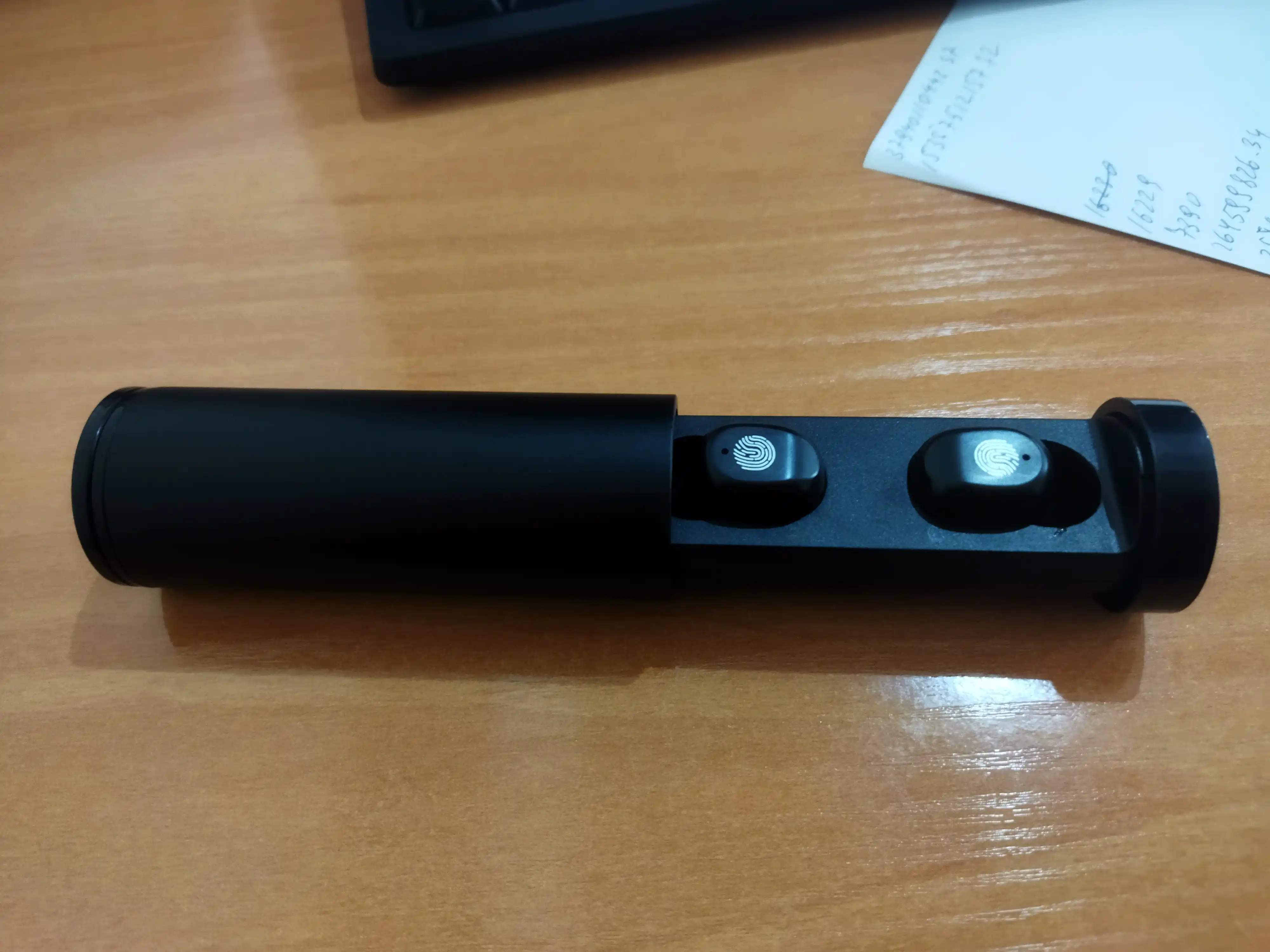 Simsiz quloqchinlar T26A/B, iPhone va Android uchun, sensorli