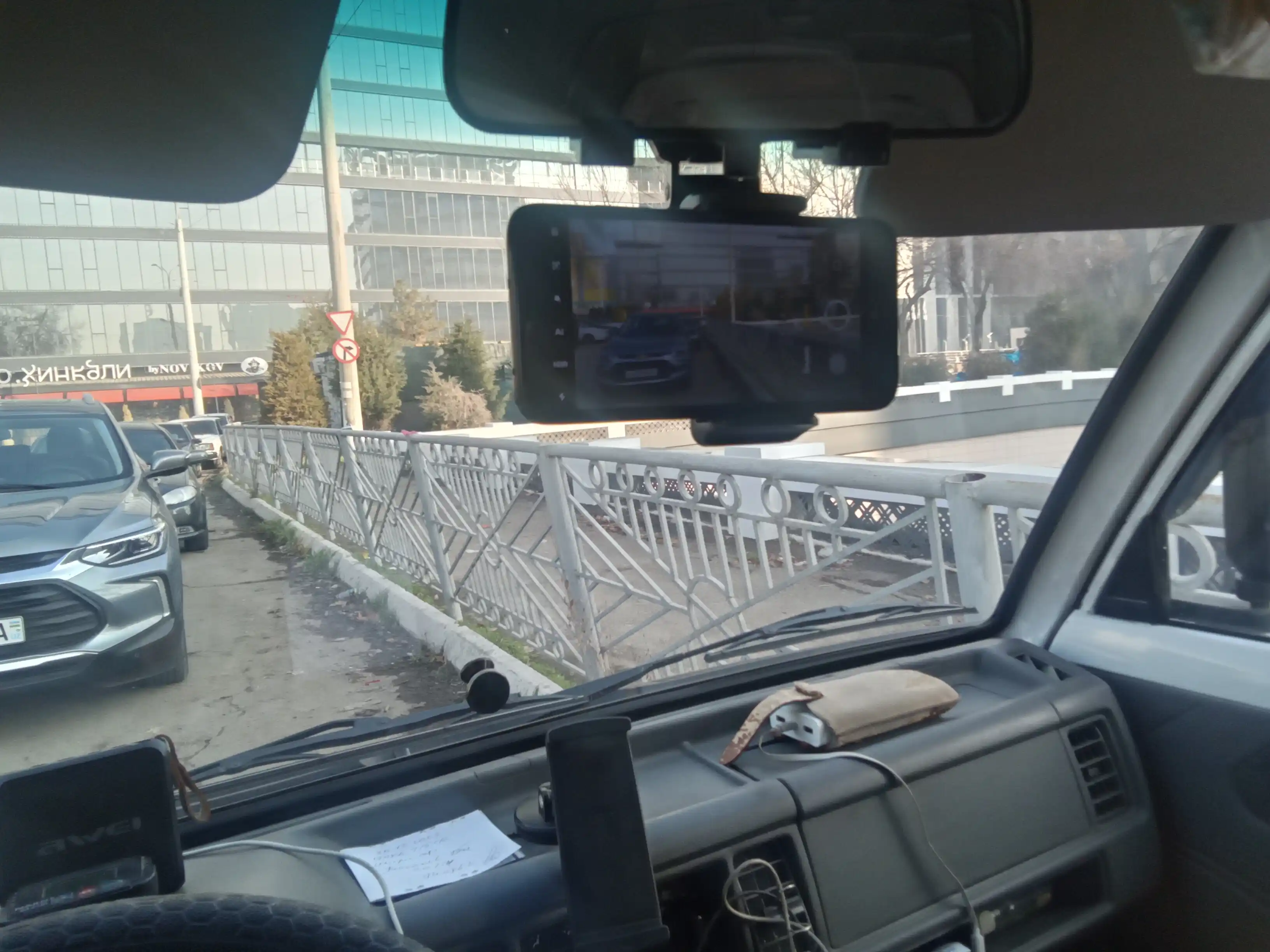 Держатель для телефона в машину, на зеркало заднего вида