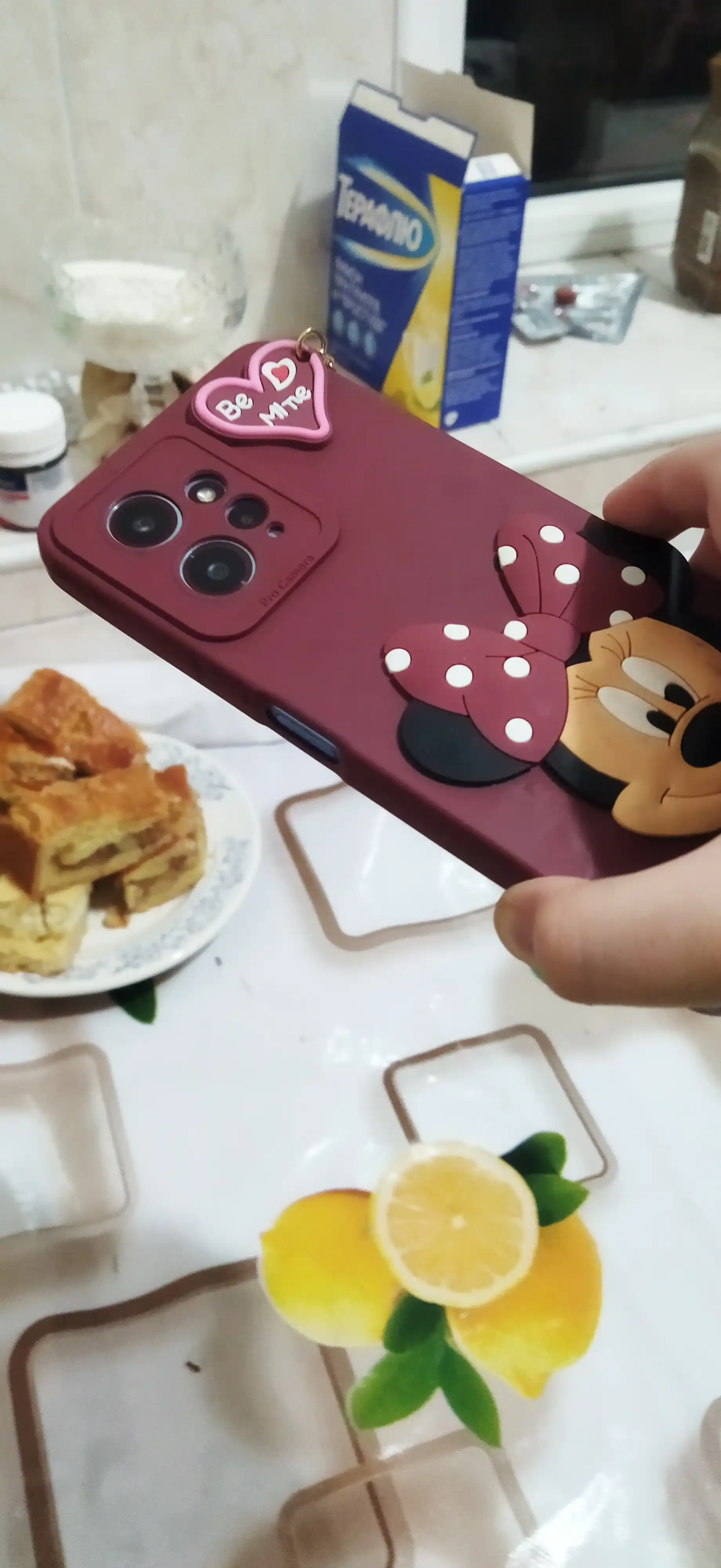 Redmi note 12 4G uchun g'ilof, оrqasida zamonaviy 3D naqsh bilan ayiq va mikki sichqoncha