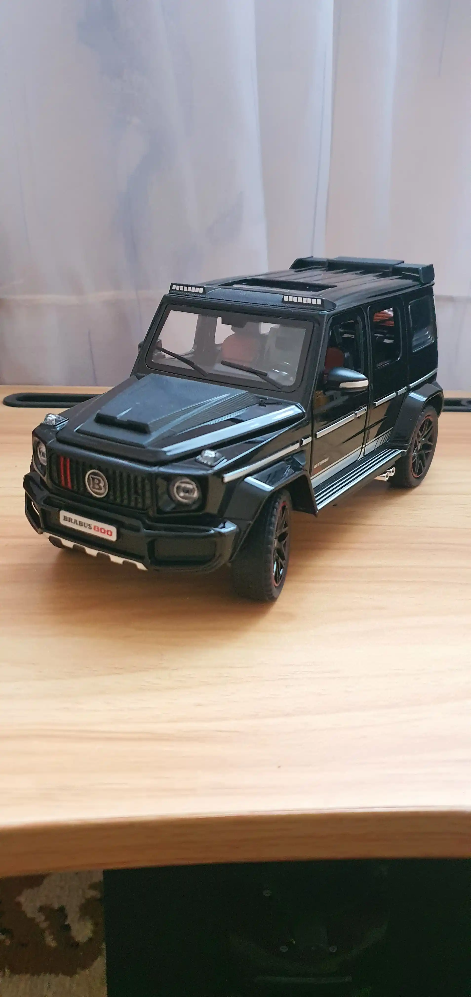 Металлическая машинка Mercedes-Benz G-Brabus G800 1:24