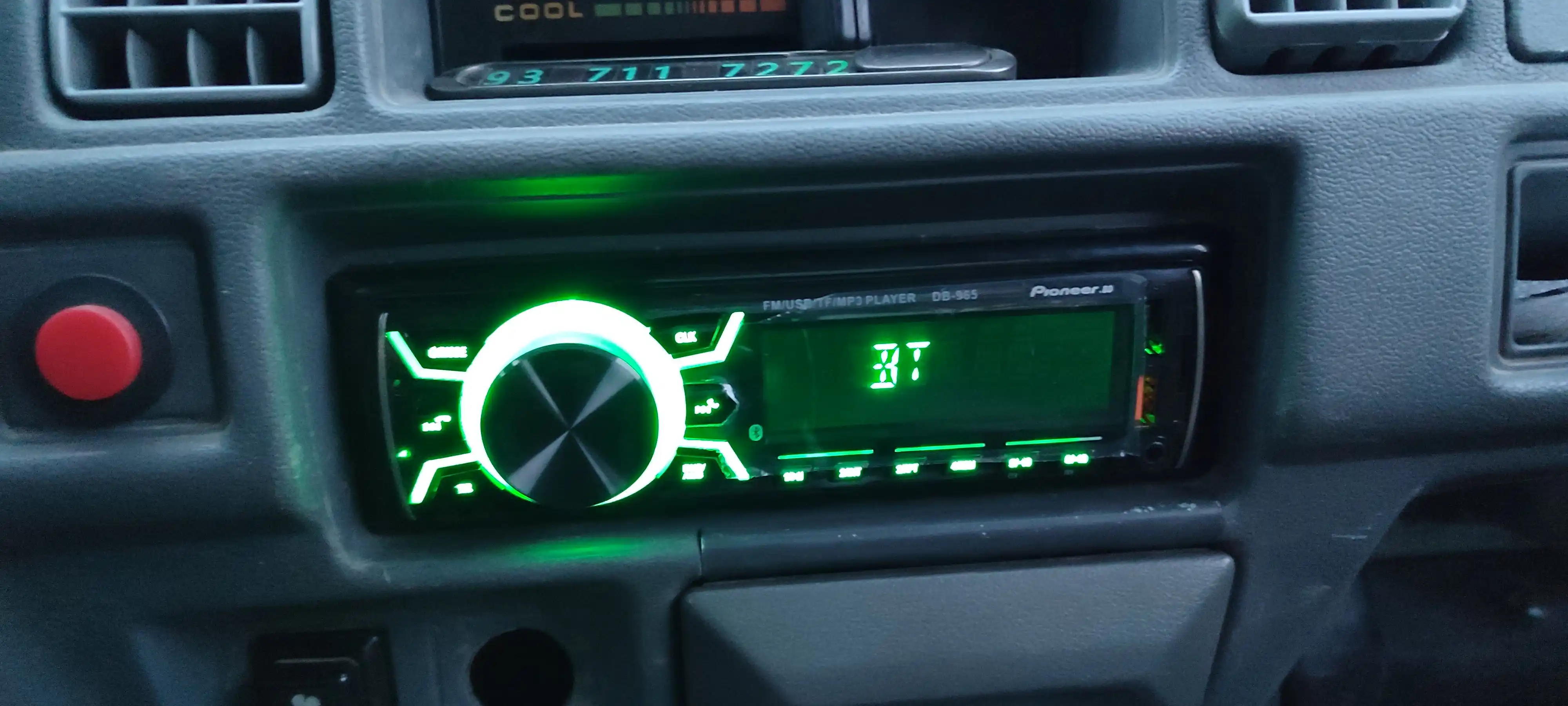 Автомагнитола MP3-плеер Pioner Bluetooth USB AUX FM Y-GOLD 1747