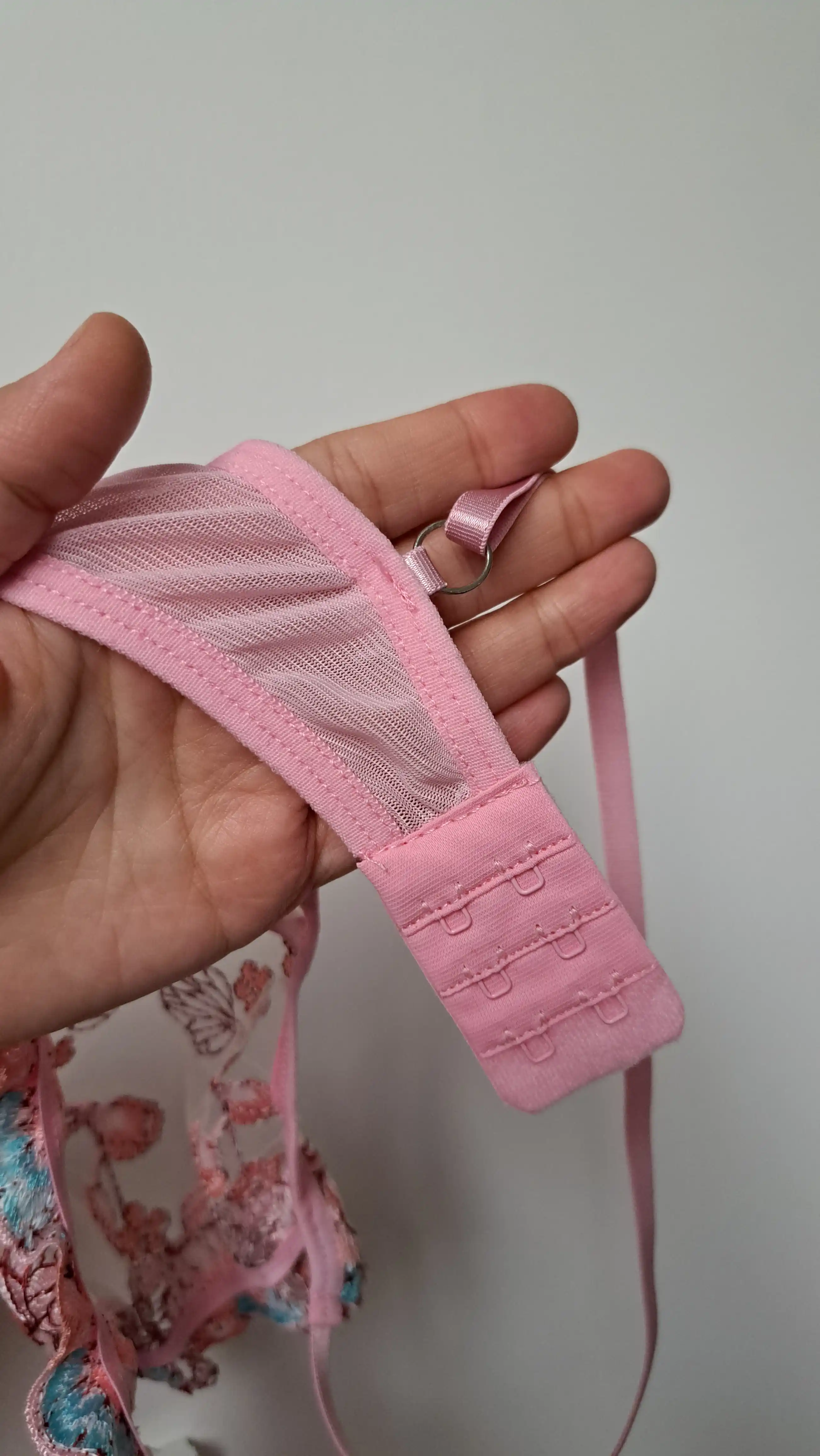 Ayollar ichki kiyim to'plami: gulli dantelli suyaksiz byustgalter va string, S–XL