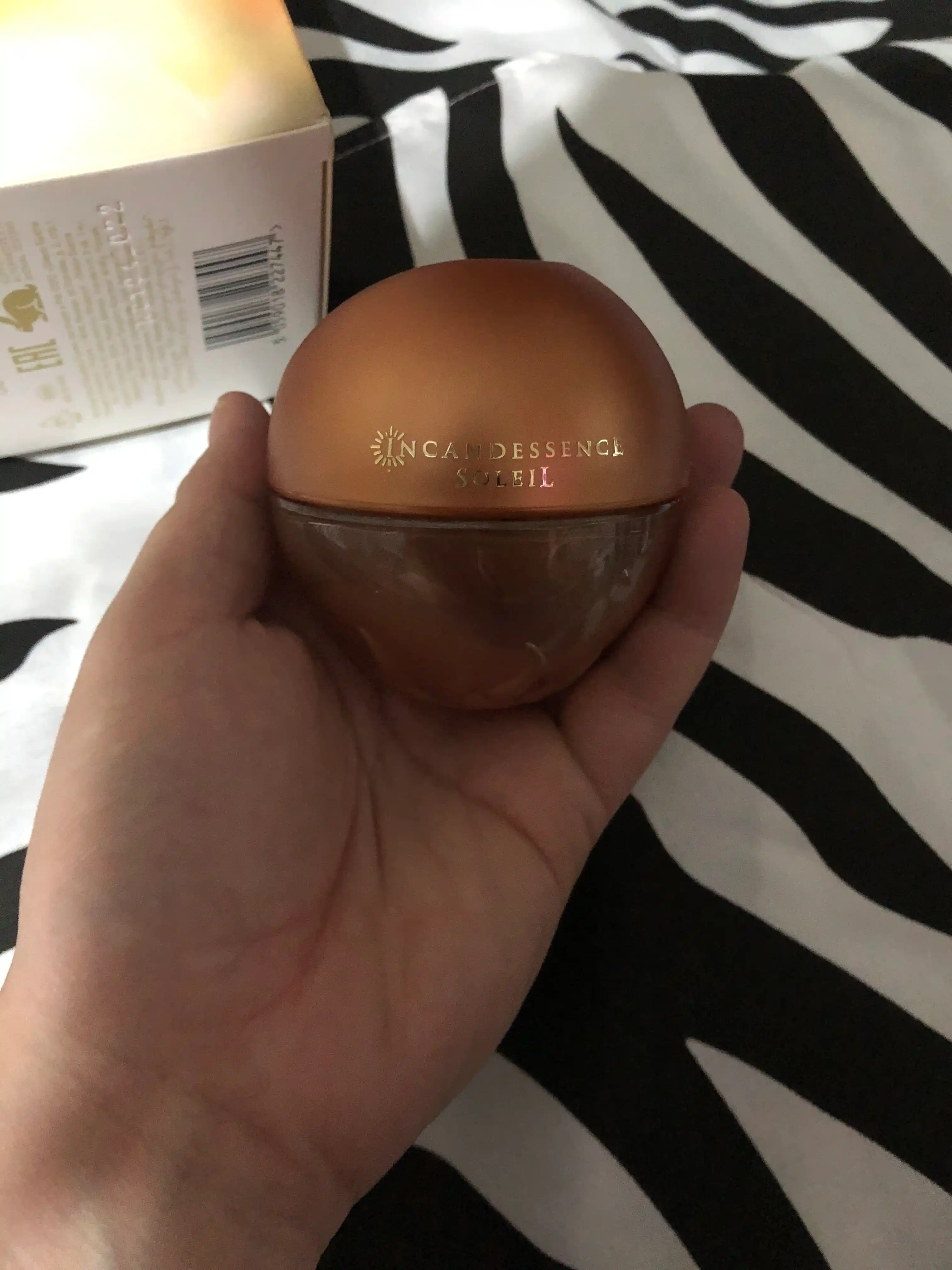 Parfyumlangan suv Avon Incandessence Soleil, 50 ml