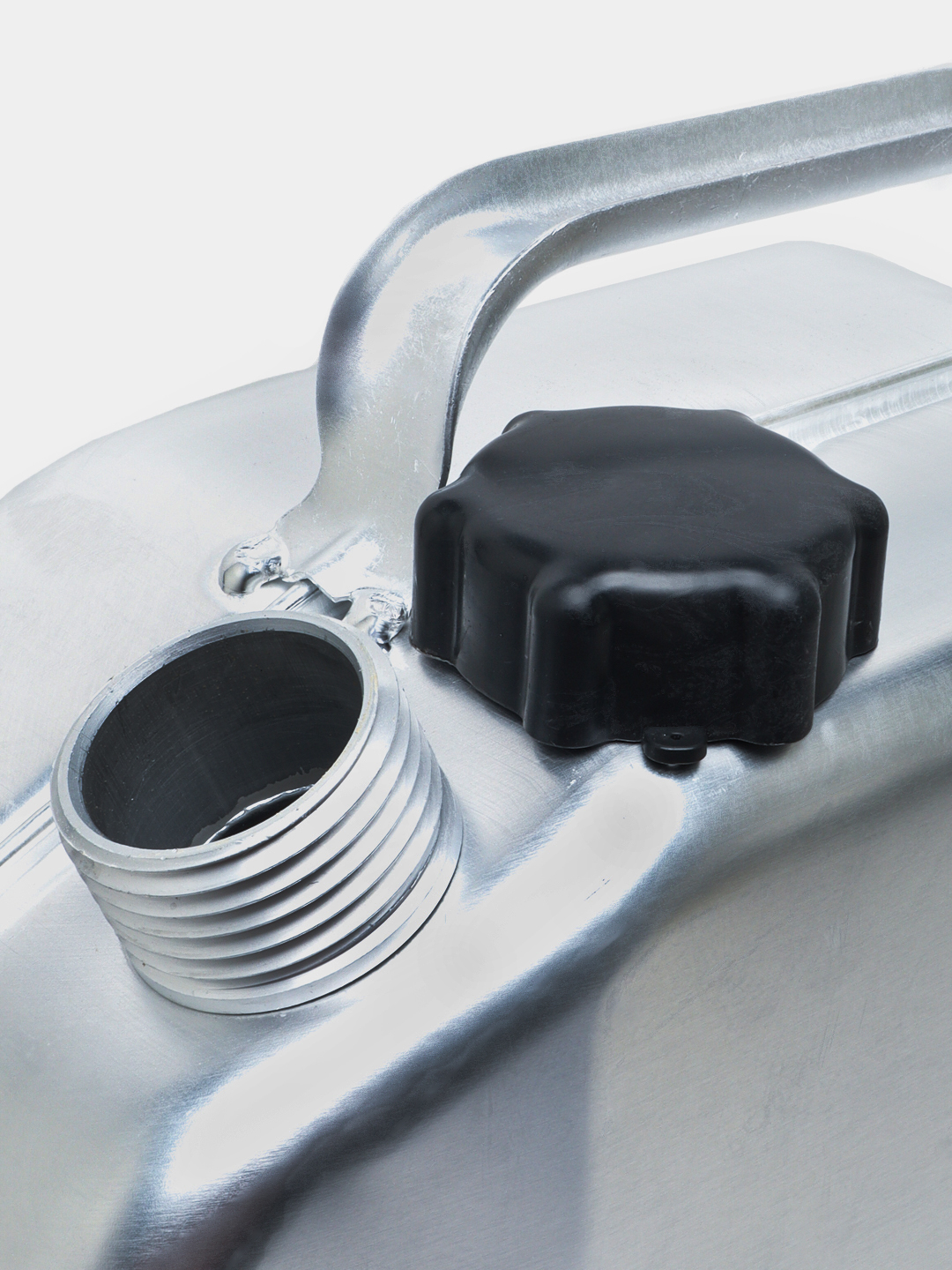 Yalangoch qizlar pastdan josuslik qilishdi