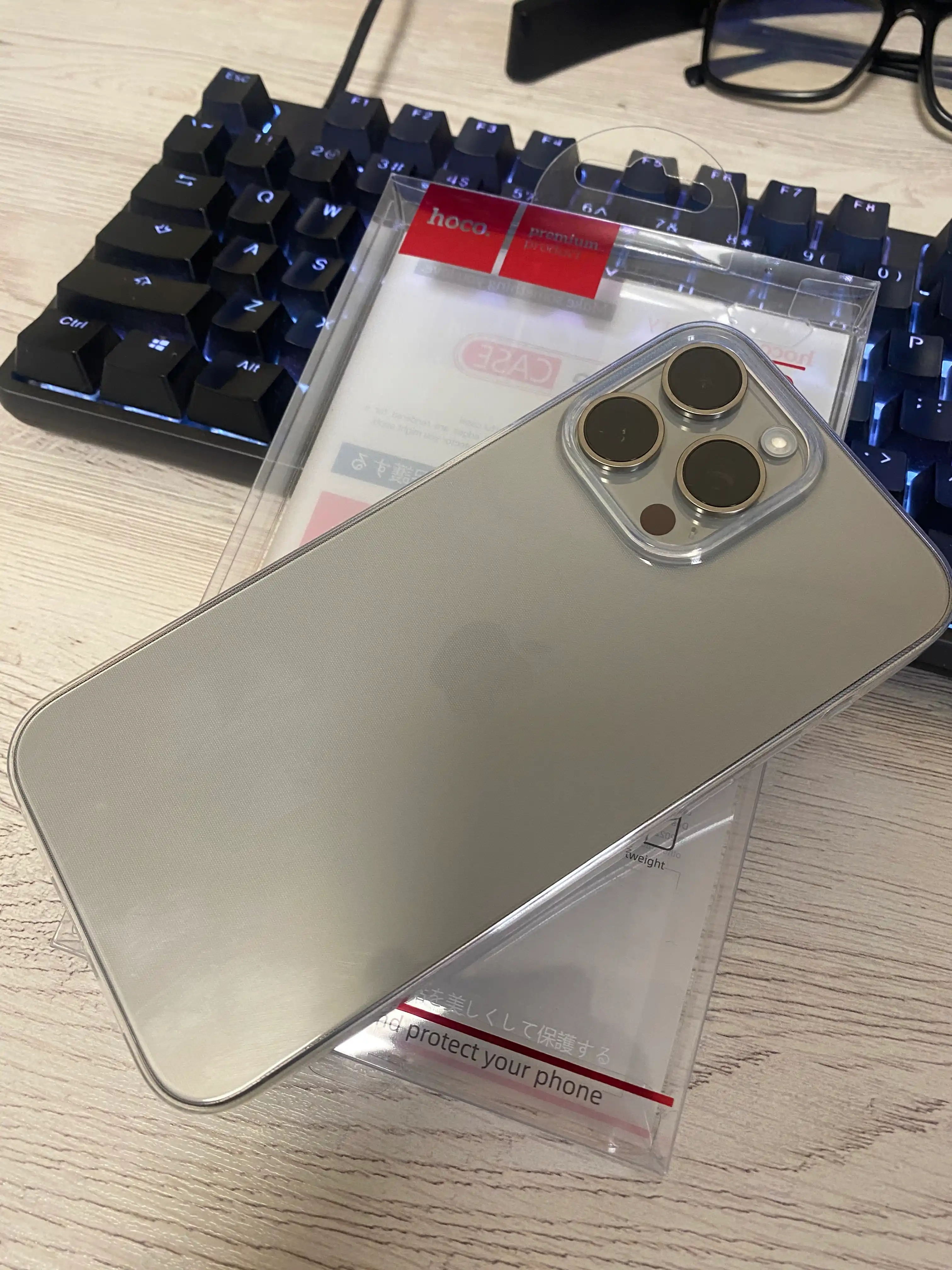 G'ilof iPhone 15/15 Plus/15 Pro/15 Pro Max Hoco uchun