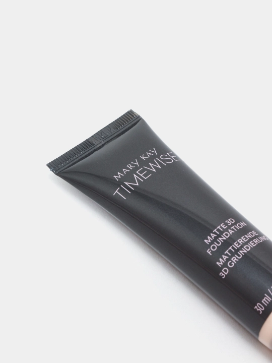 Matlashtiruvchi tonal krem, yog'li teri uchun, fil suyagi С100, 099983, 30 ml