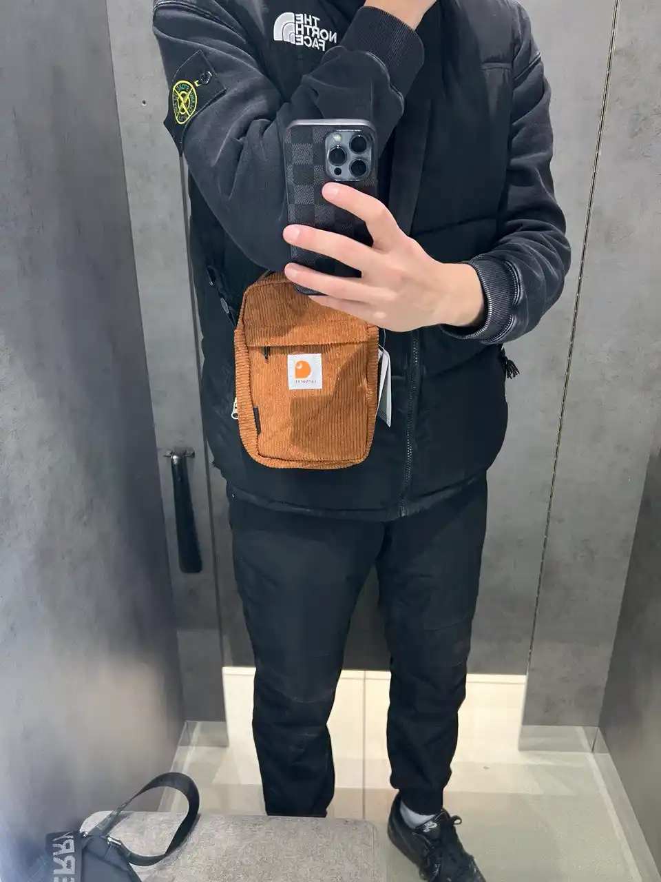 Сумка Carhartt Wip, через плечо, универсальная, унисекс, вельветовая, на ремне