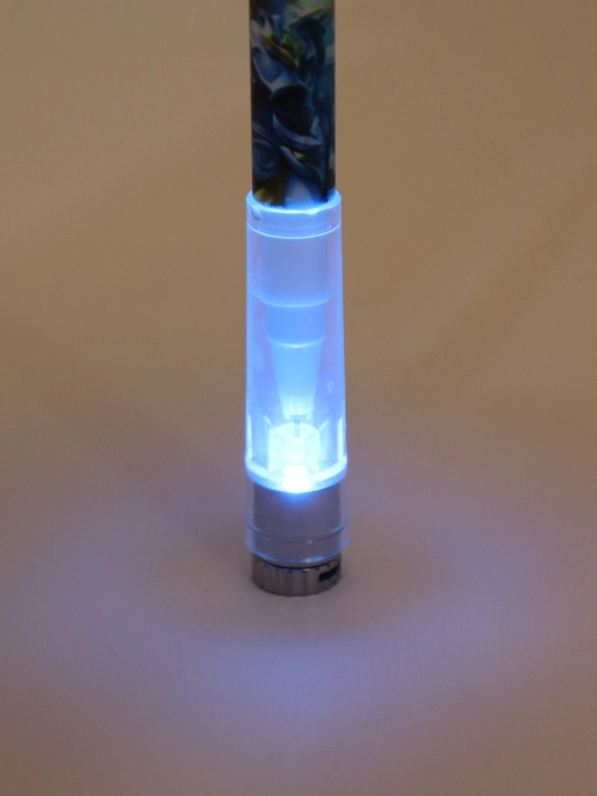 Yorqin hunar ko'rsatuvchi ruchka Pen Spinning, magnitli, gelli