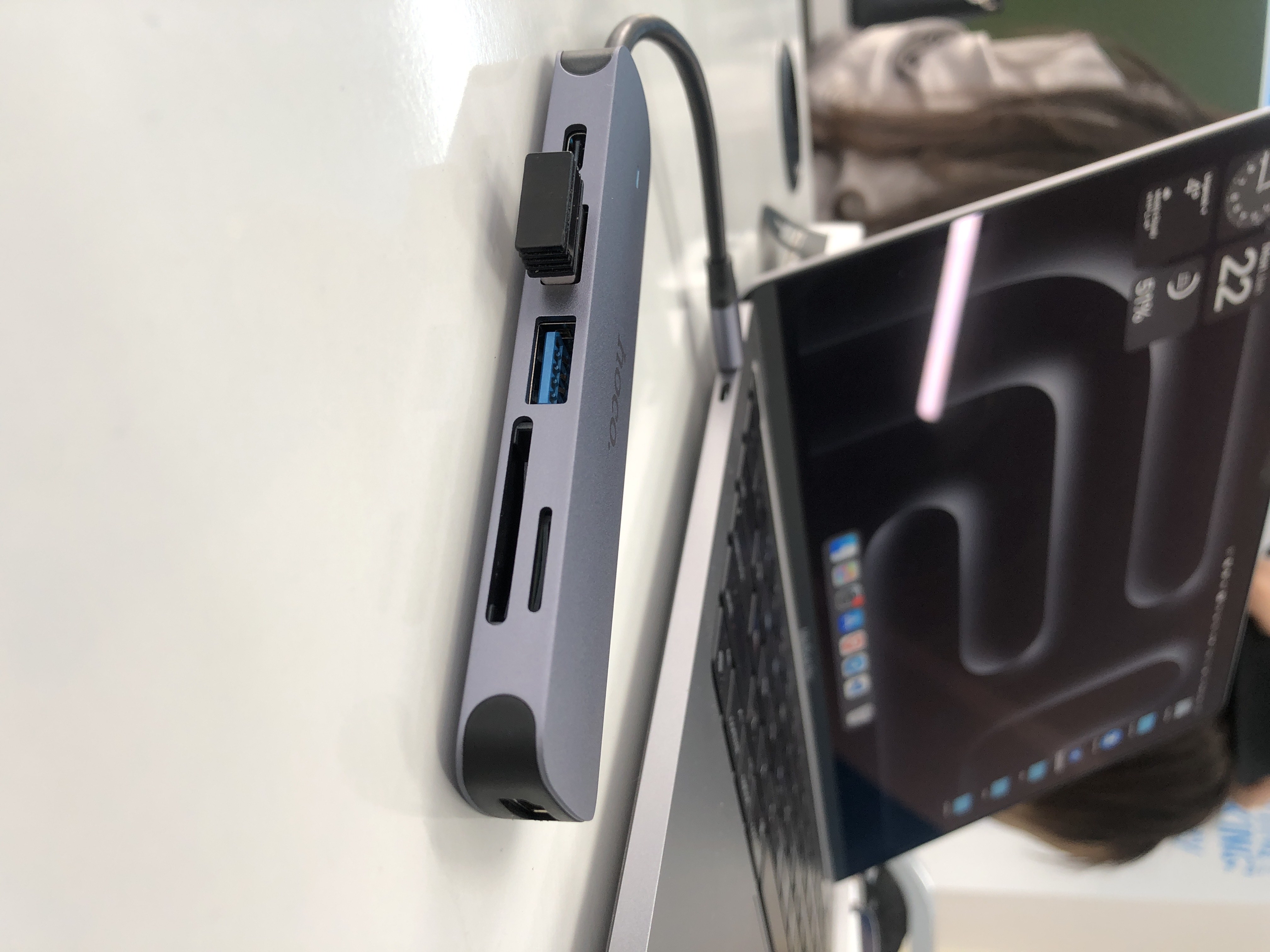 Hub adapter Type-C HDTV PD USB3.0 USB2.0 SD TF HUB Hoco HB28