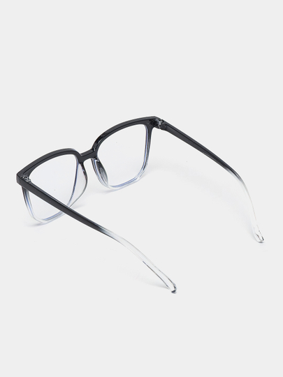 Kozoynak taqqan qiz kompyuterda ishlaydi (foto) Kozoynak taqqan qiz kompyuterda ishlaydi (foto)