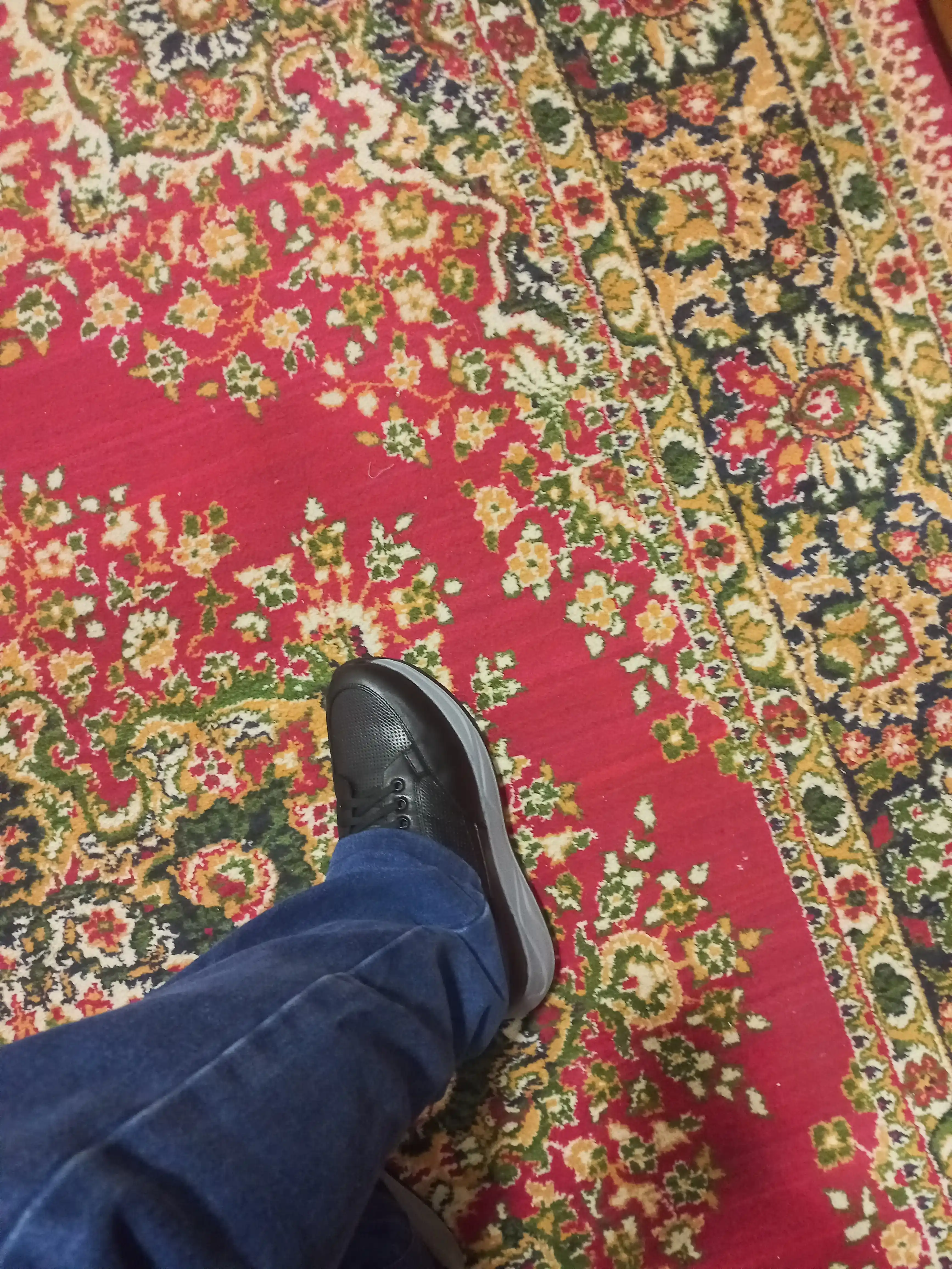Erkaklar uchun MARSHALL krossovkalar to'liq charm, qora rang, tabiiy charm K-SM 247