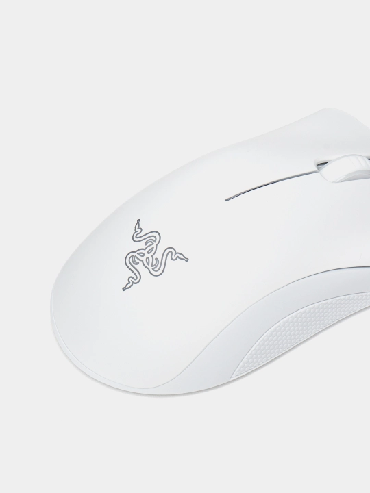 Simli o'yin sichqonchasi Razer DeathAdder Essential