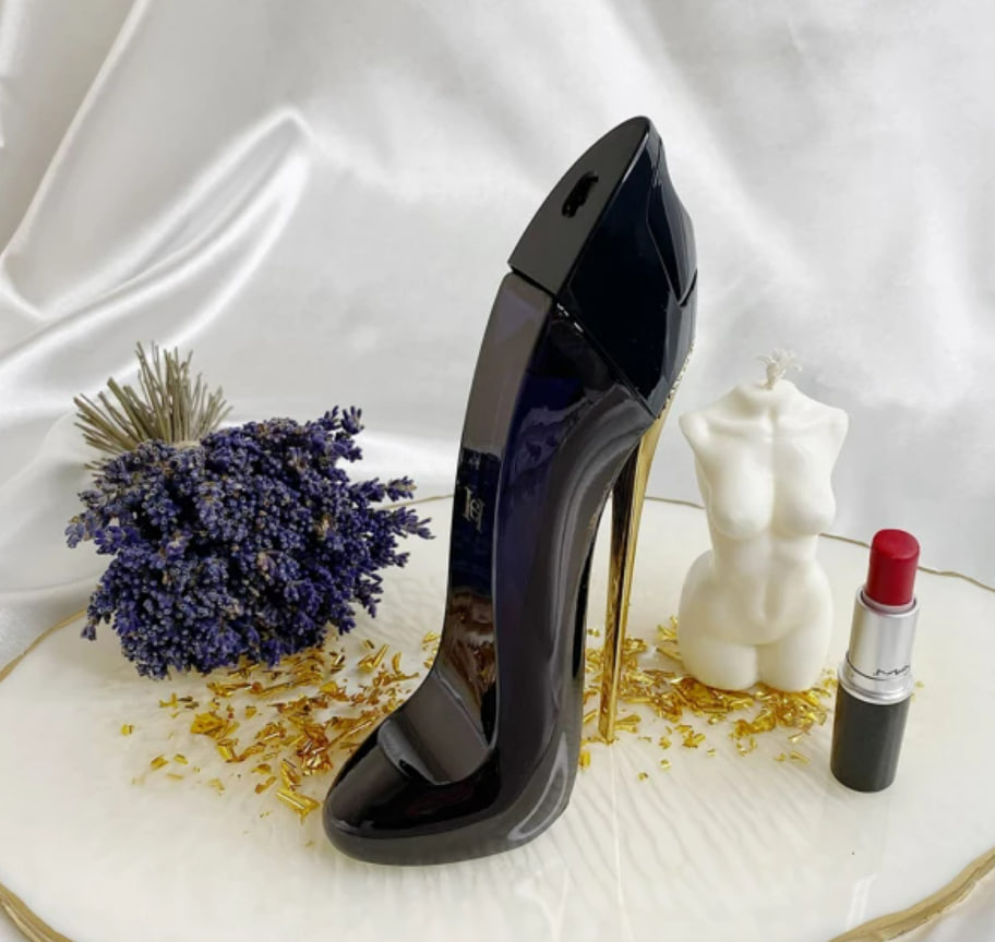 Pantiesdagi it uslubining yaqindan korinishi Kiyim bilan hammomda jinsiy aloqa