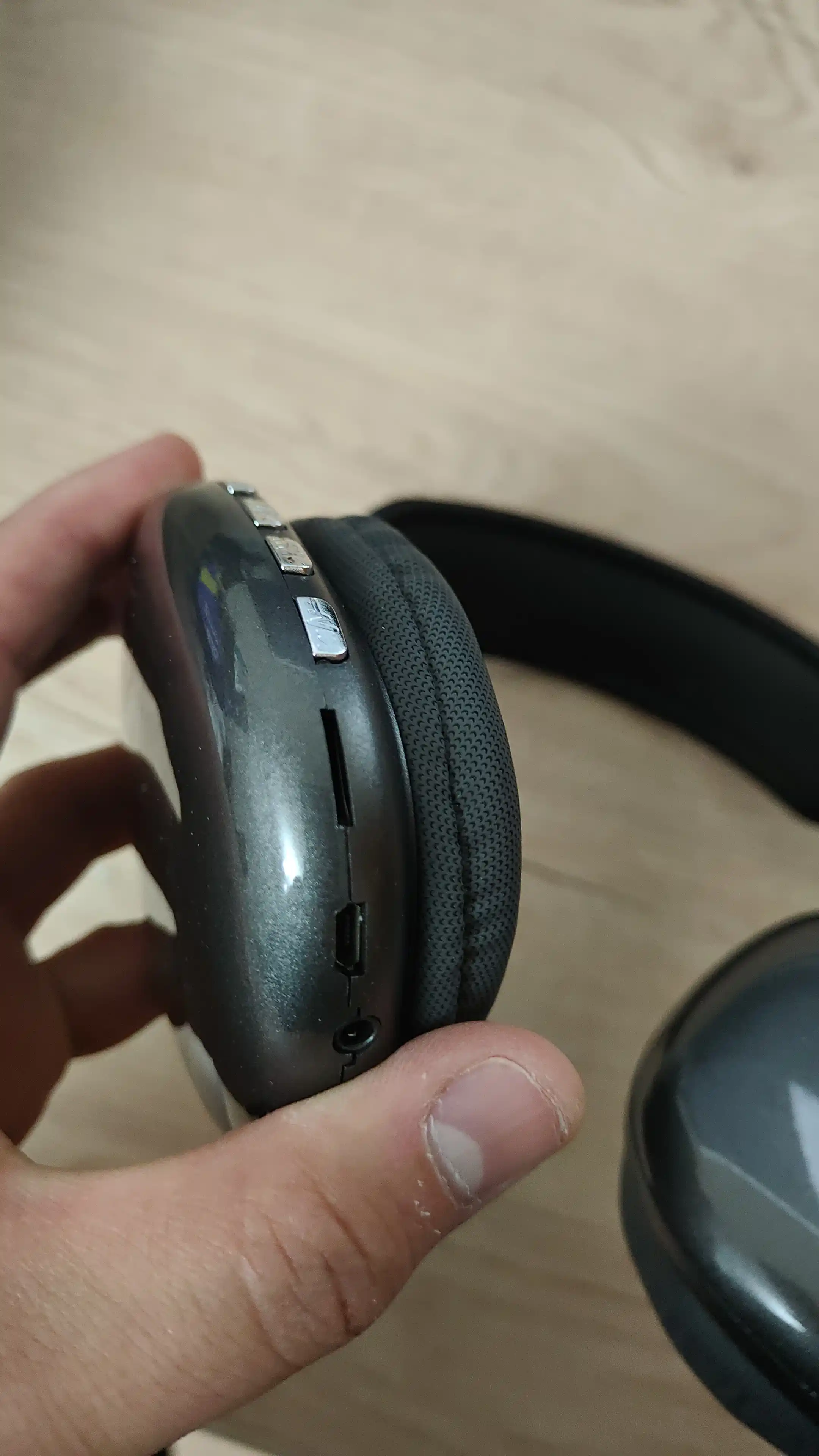 Simsiz quloqchinlar P9 Bluetooth, xotira kartasi SD va mikrofon qo'llab-quvatlaydi