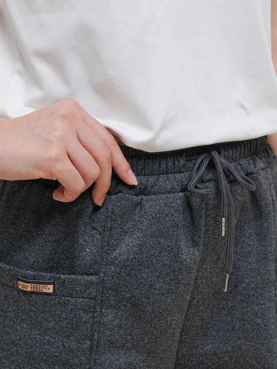 Cho'tkasi bo'yalgan jogger shimlari
