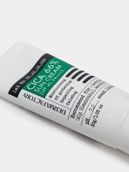 Quyoshdan himoyalovchi krem Derma Factory Cica 66% Sun Cream SPF 40, PA +++, 30 g