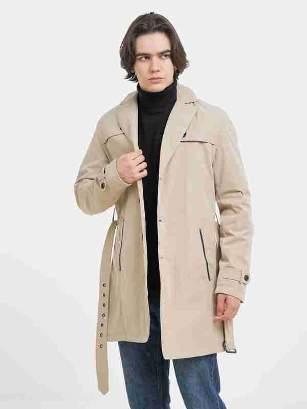 Yosh qizlarning mushuklari