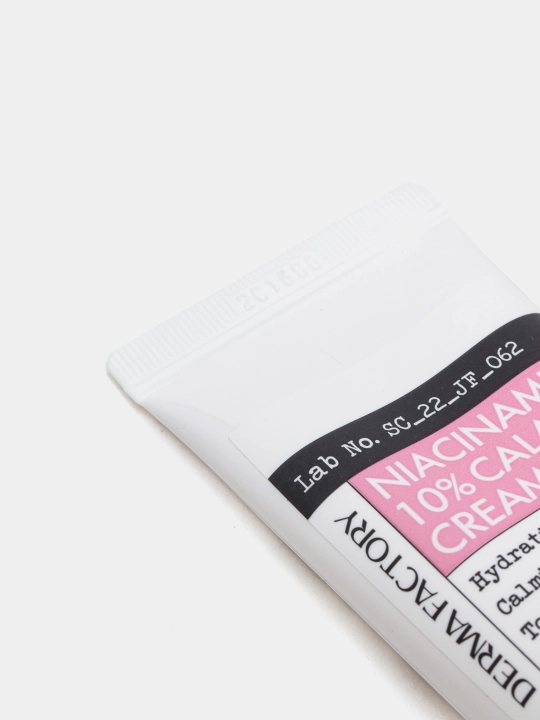 Oqartiruvchi va tinchlantiruvchi krem DERMA FACTORY Niacinamide 10% Calamine Cream, 30 ml