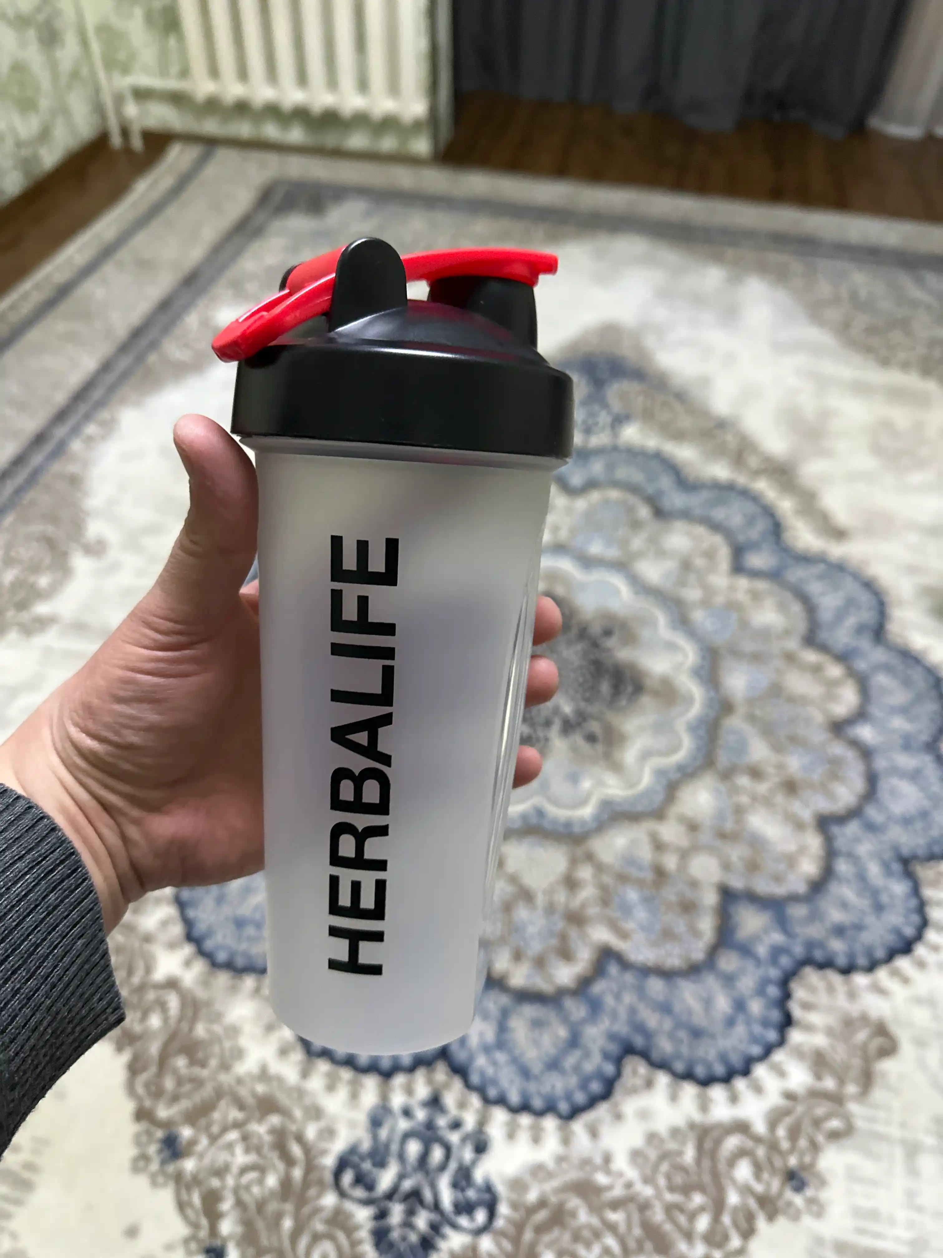Sheyker "Herbalife Gym", sport butilkasi, aralashtiruvchi spirali bilan, 700 ml