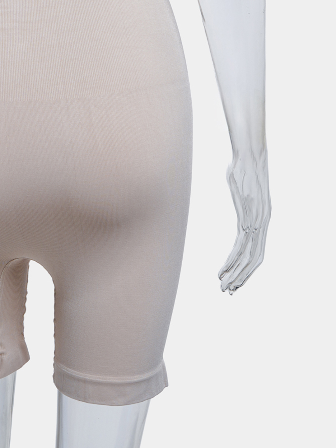 Yetuk lesbiyanlarning tarjimasi bilan porno bor.