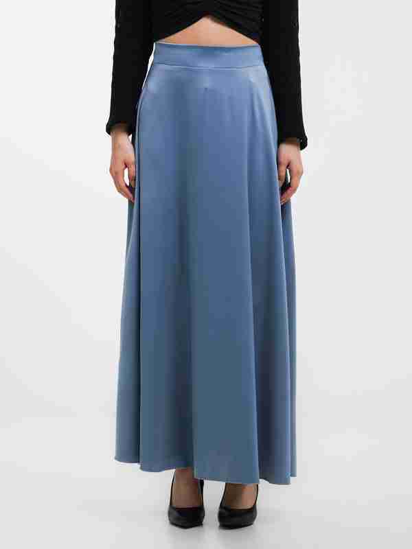 Yalangoch taytlarda yubka ostida