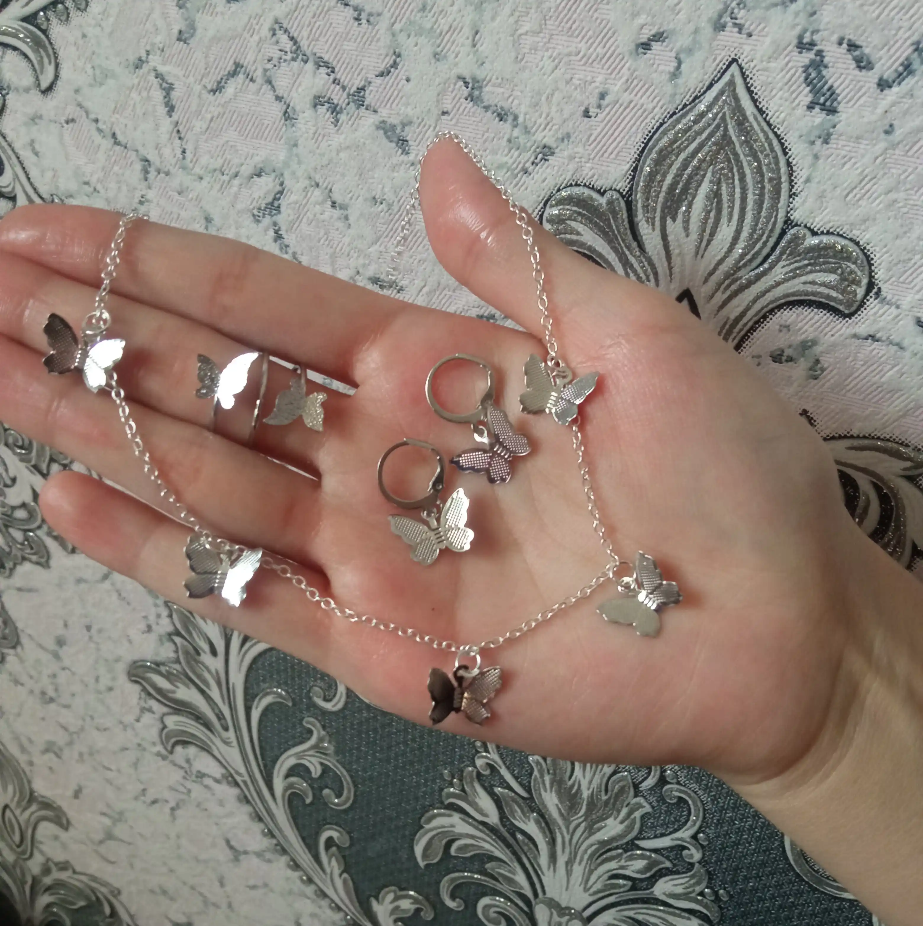 Женская цепочка бабочка