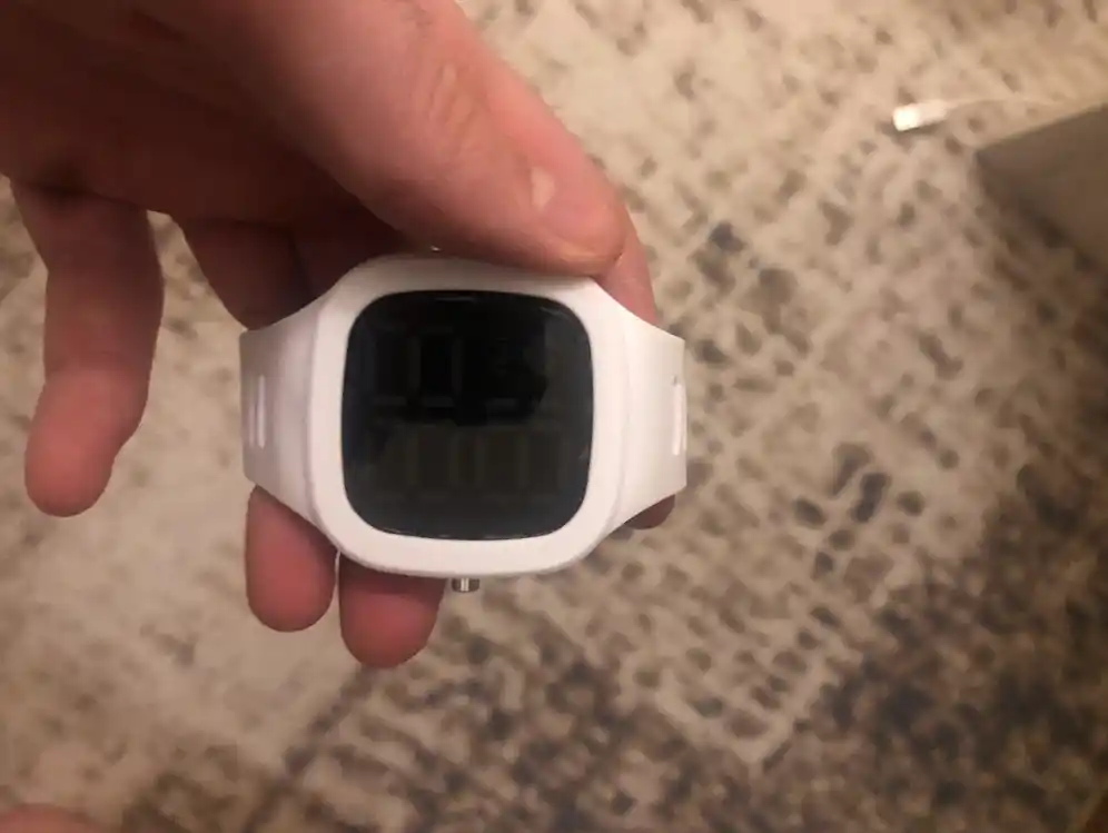 Ayollar qo'l soatlari Led, bilaguzuk bilan