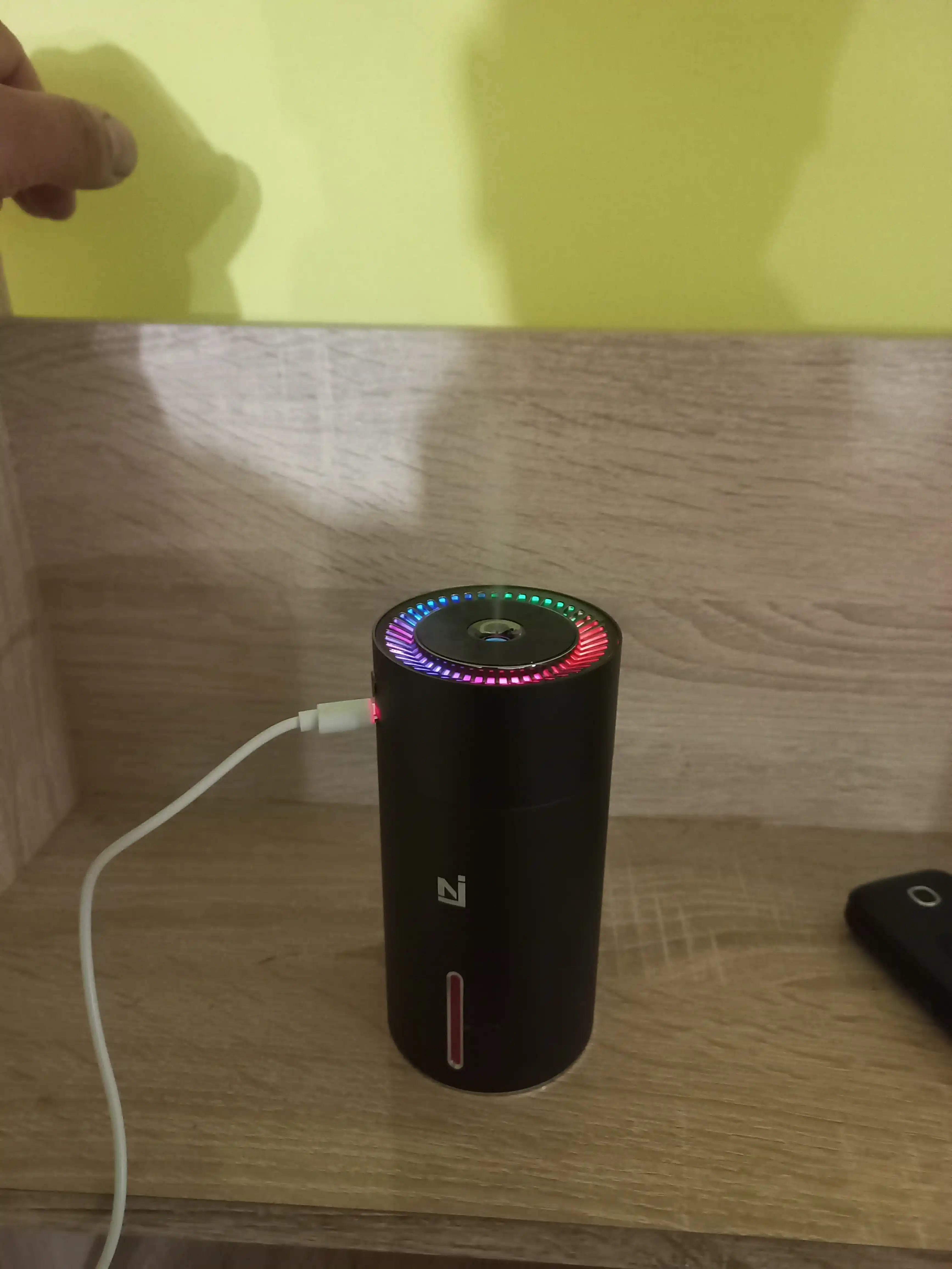 Havo namlagich va aromatizator avtomobil uchun, metall korpusda