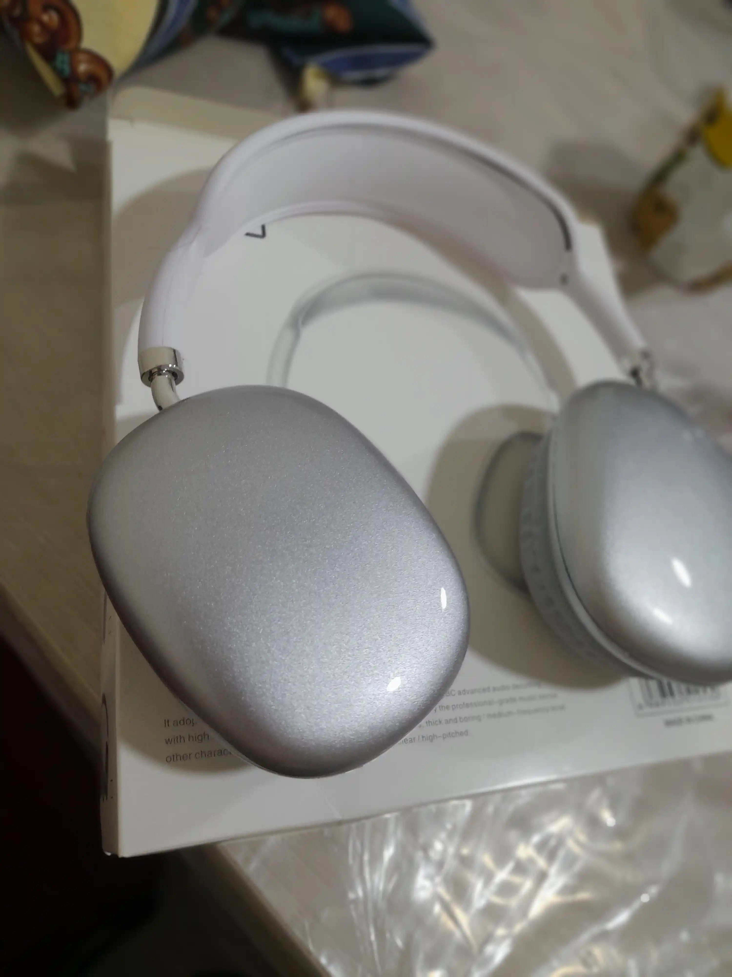 Simsiz quloqchinlar P9 Bluetooth, xotira kartasi SD va mikrofon qo'llab-quvatlaydi
