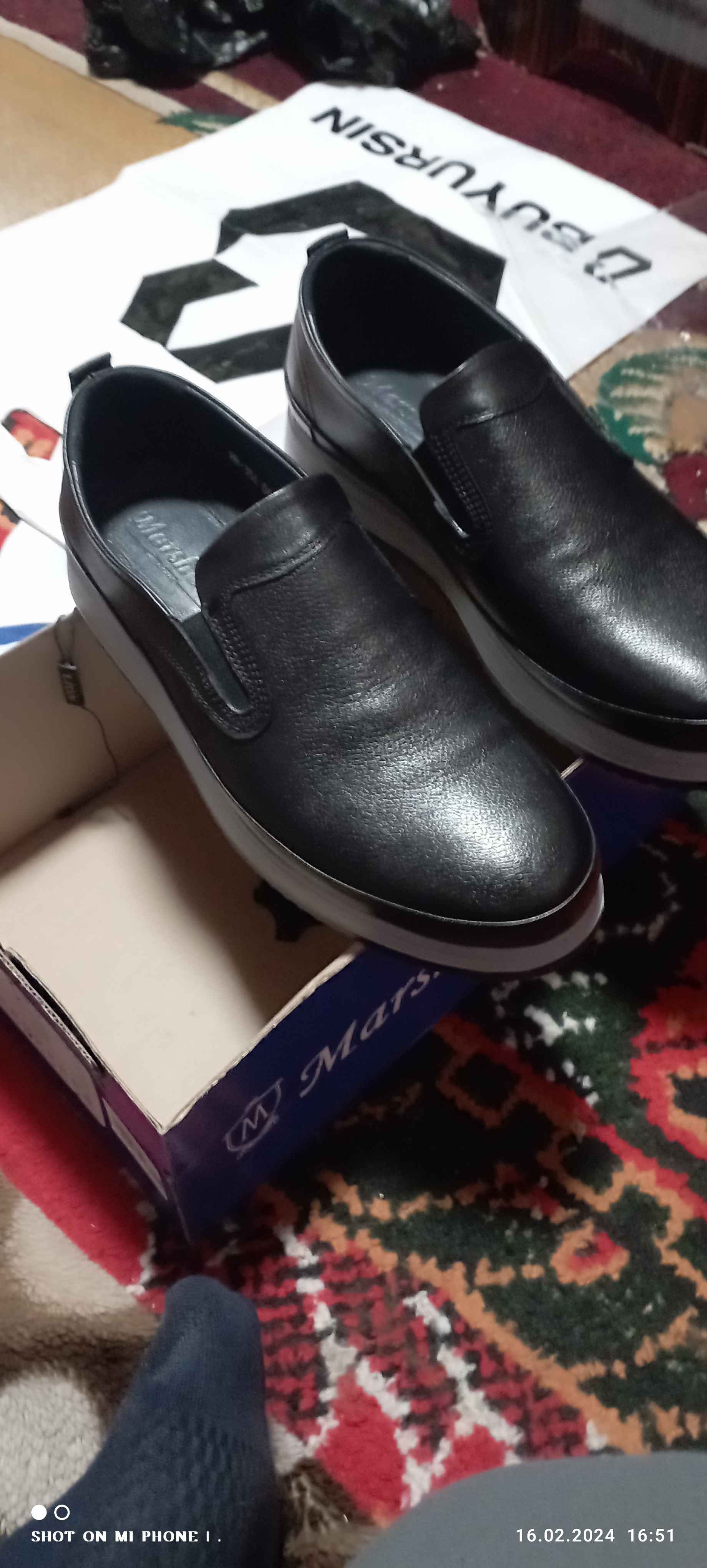 Rus qiz uchlik tomonidan sikiladi