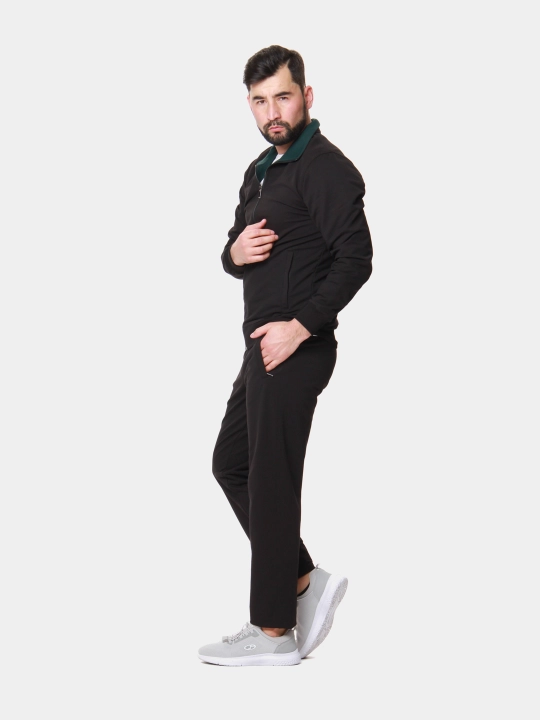 Erkaklar sport kostyumi