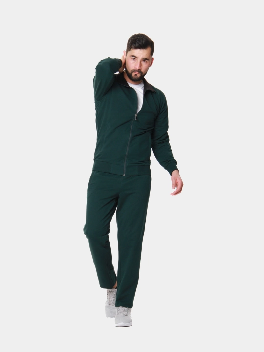 Erkaklar sport kostyumi