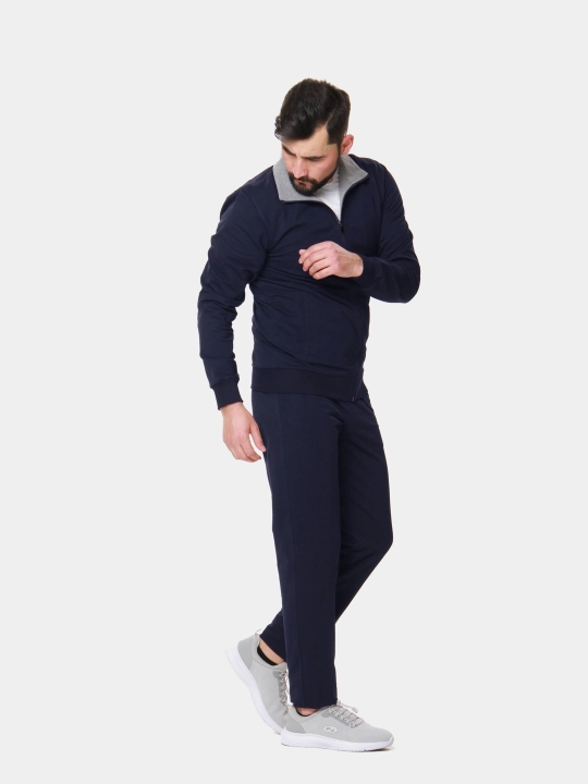 Erkaklar sport kostyumi