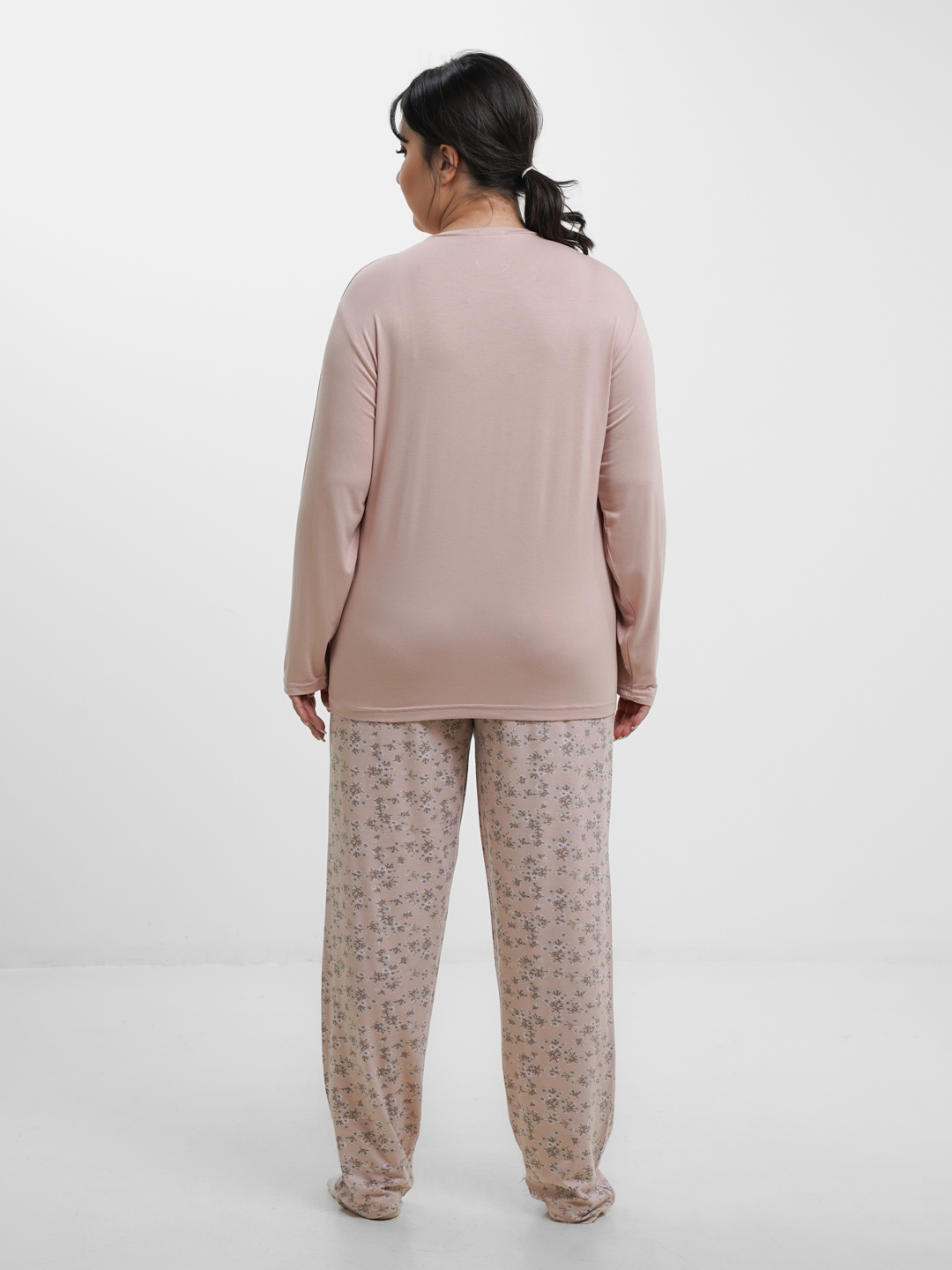 Uzun katta qalin ayol nipellari