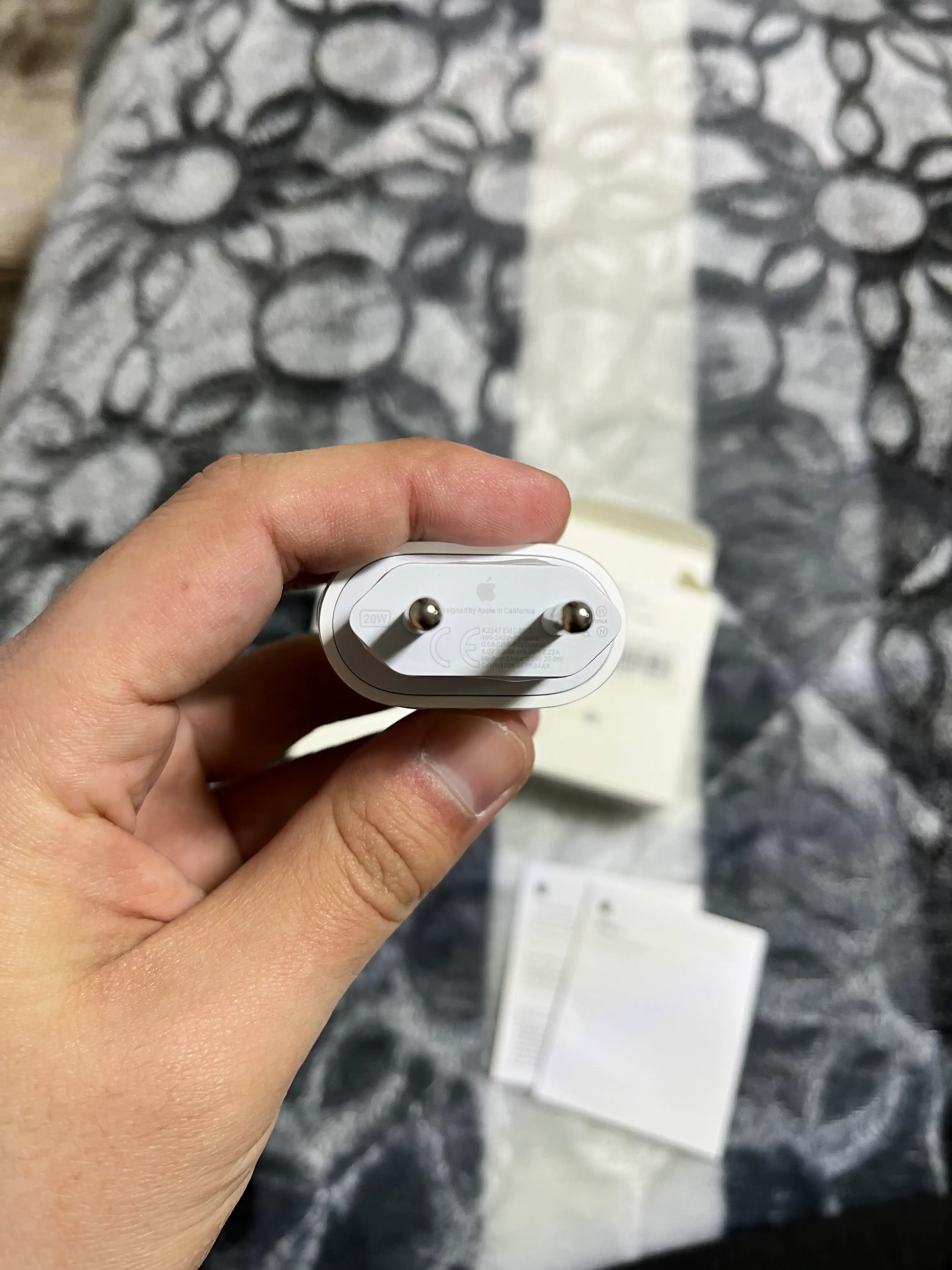 Apple USB-C 20W Power Adapter, блок питания для зарядки iPhone iPad iPod touch