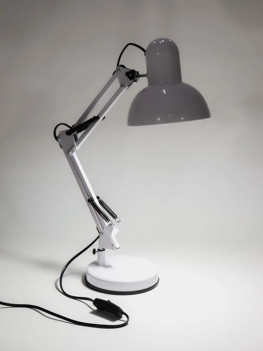 Stol chiroq, Piksar lampasi, metal korpus o'quvchilar uchun svetilnik chiroq qora, oq rang