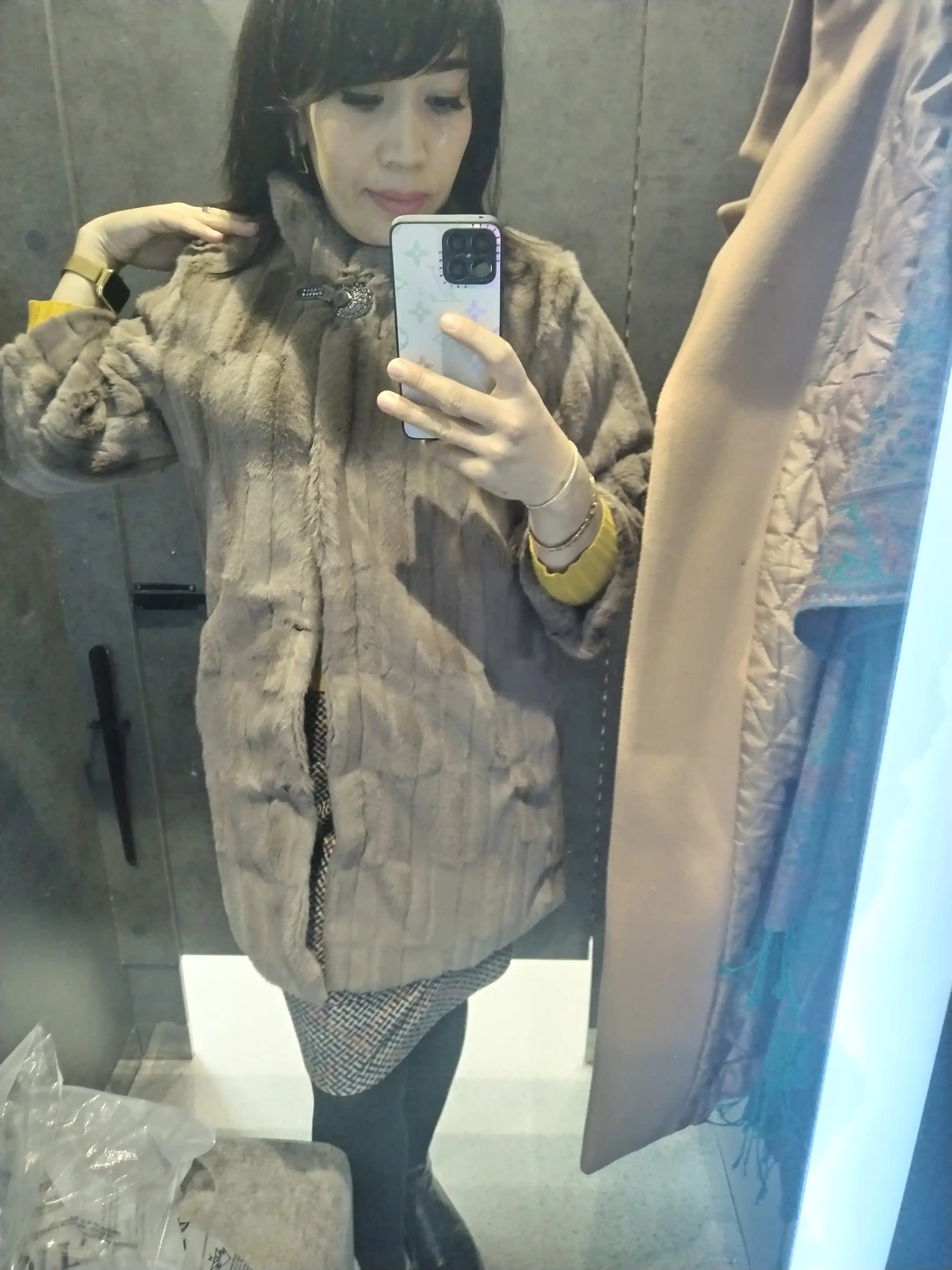 Ekomo'ynadan belbog'li shuba, Nazman Textile