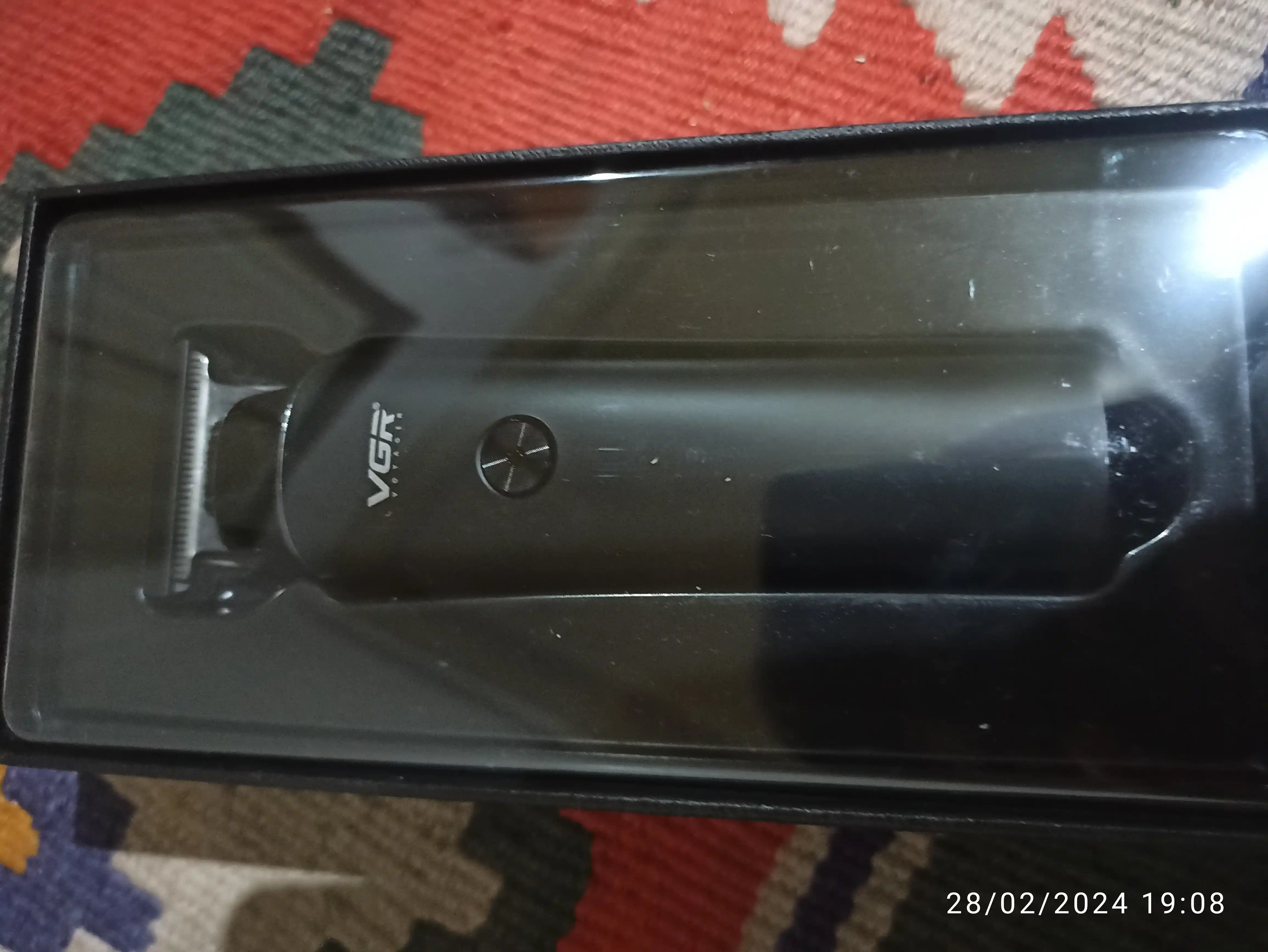 Professional simsiz soch va soqol olish kesish mashinkasi trimmer VGR V-937, LCD displeyli
