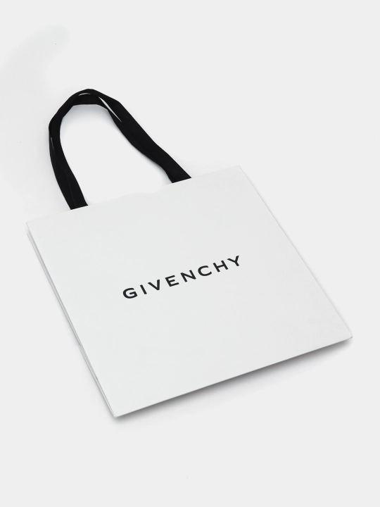 Sovg'a paketlari Givenchy, 27sm x 27sm x 11sm