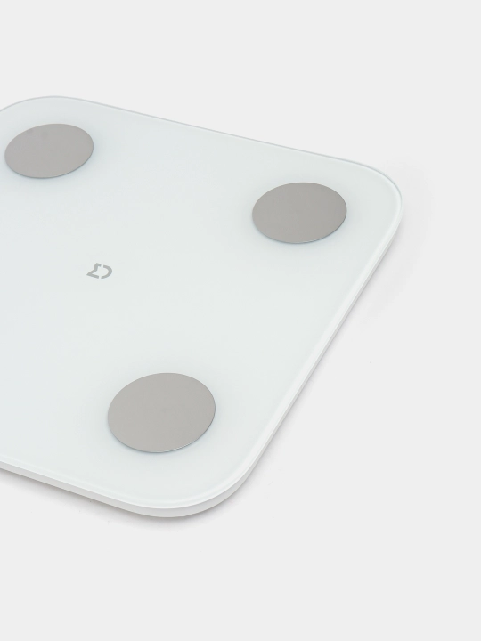Xiaomi Mi Body Scale S400 aqlli pol tarozisi, tananing 25 ta parametrini tahlil qiladi