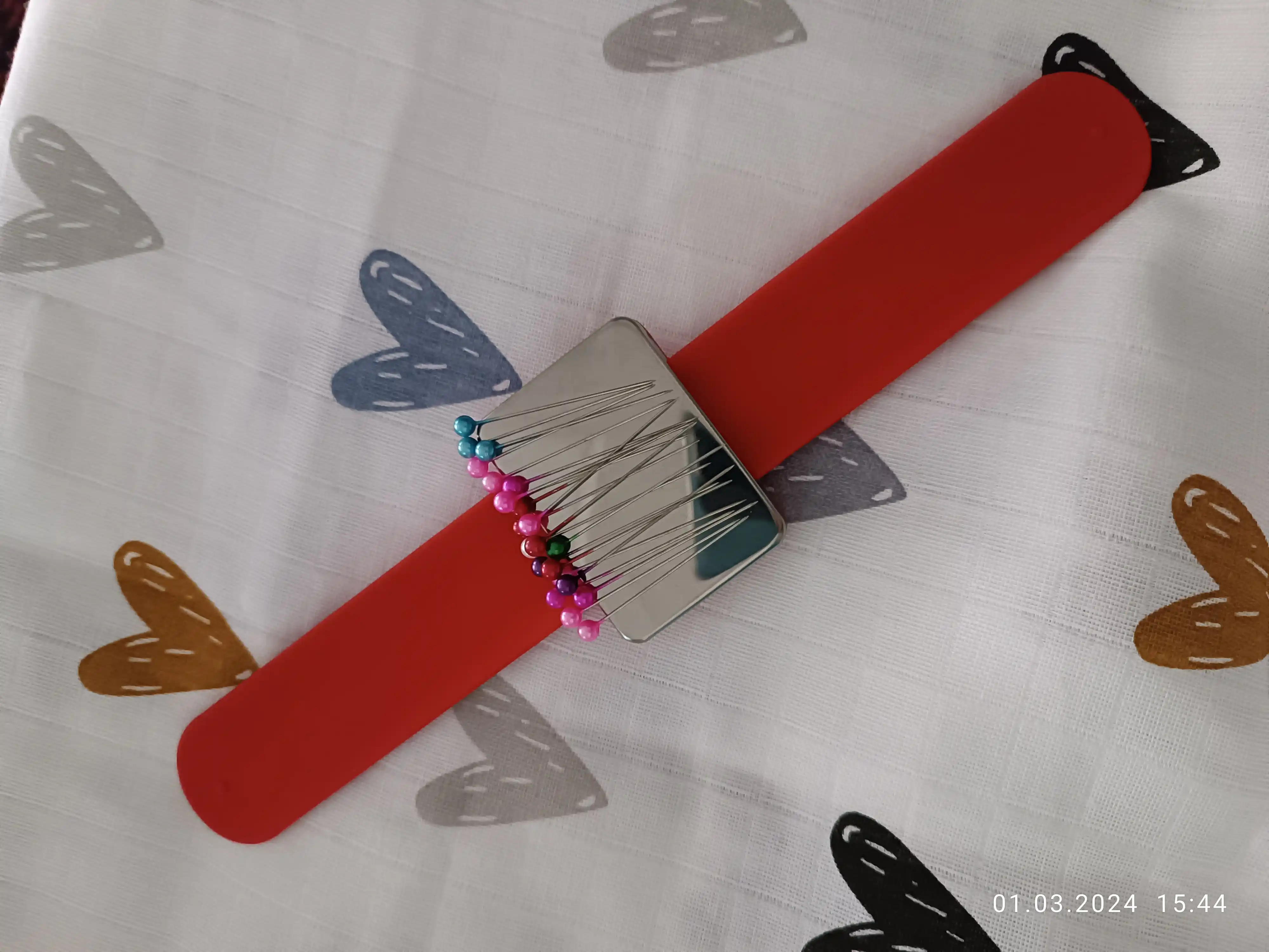 Игольница магнитная на руку, 24 см