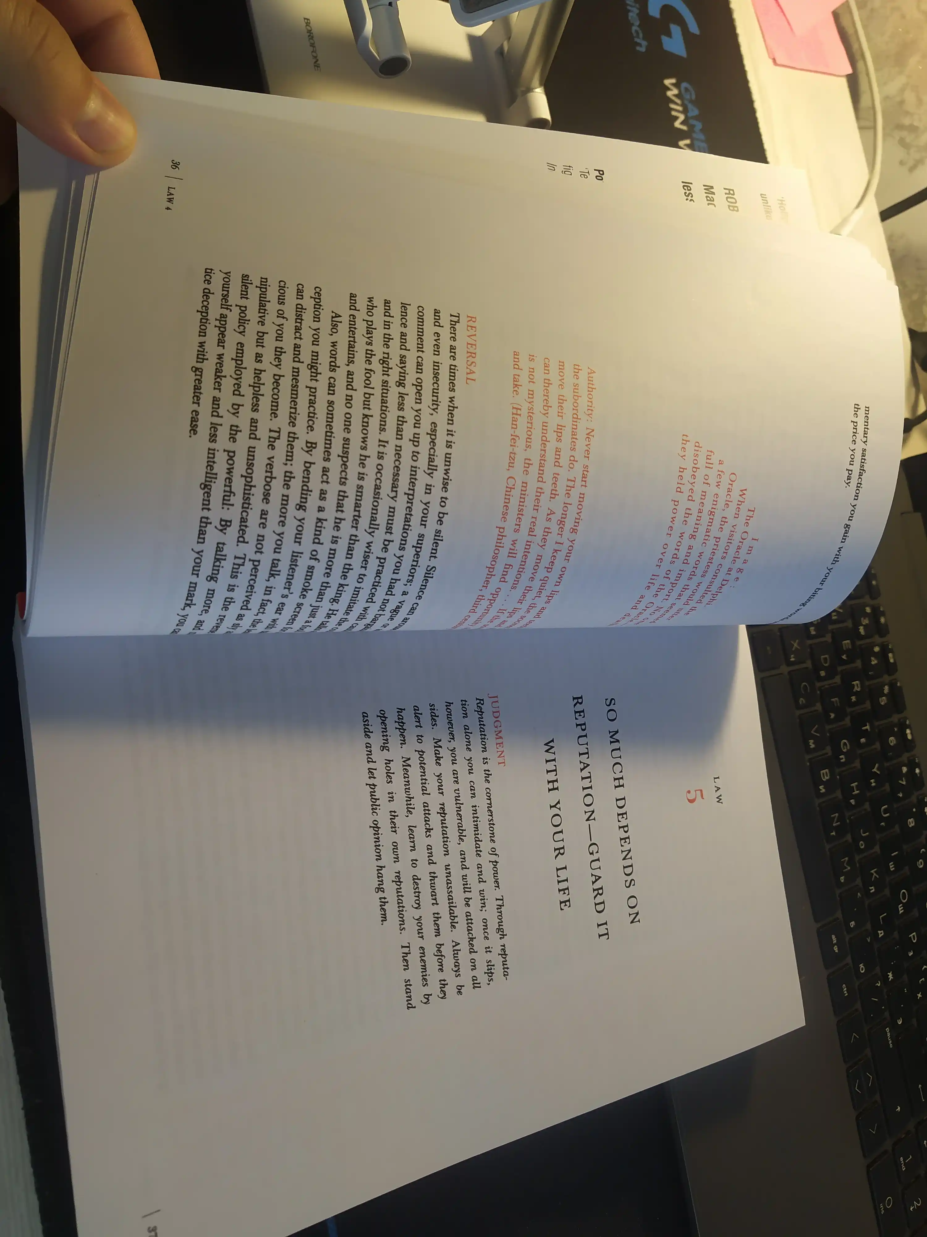 The 48 laws of Power Robert Greene