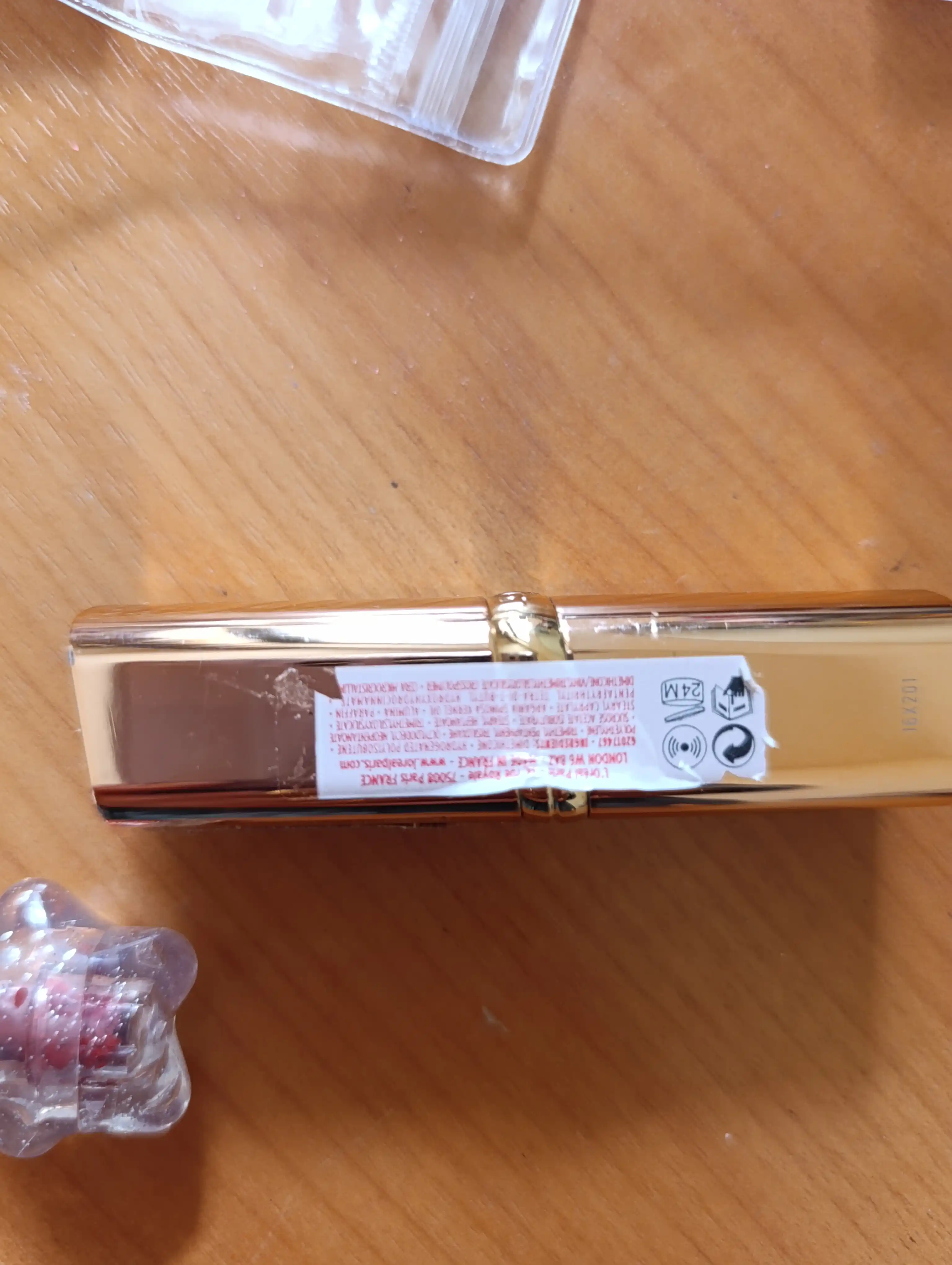 Lab bo'yog'i L'Oreal Paris Color Riche, ton 176 Frivolniy nyud