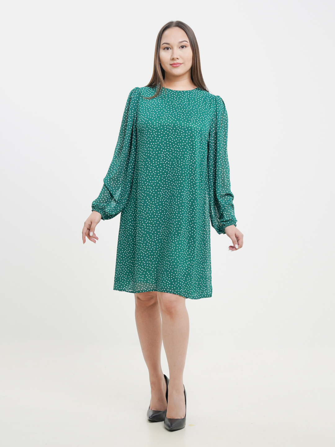 U xizmatkorni zorlik bilan olib ketdi