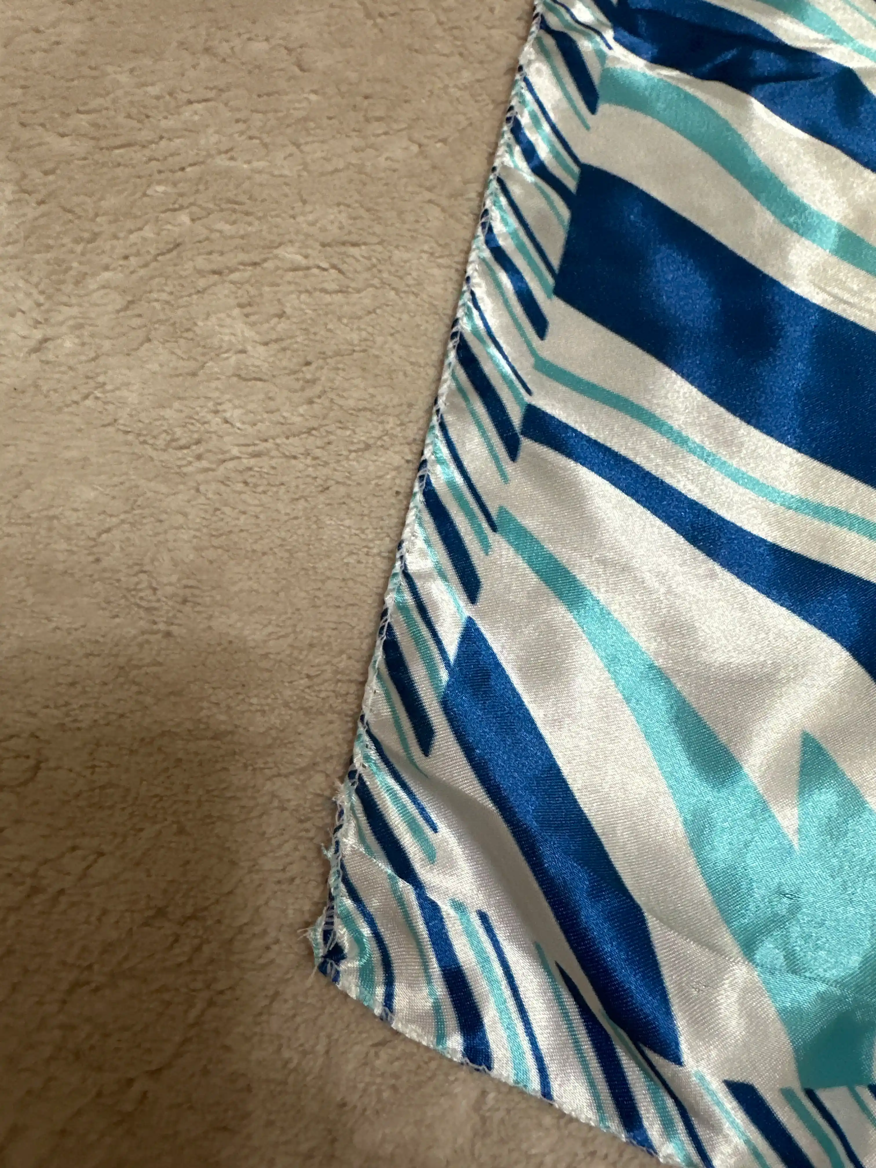 Ayollar ro'molchasi bosh yoki bo'yin uchun, kvadrat bosma bandana, atlas palantin
