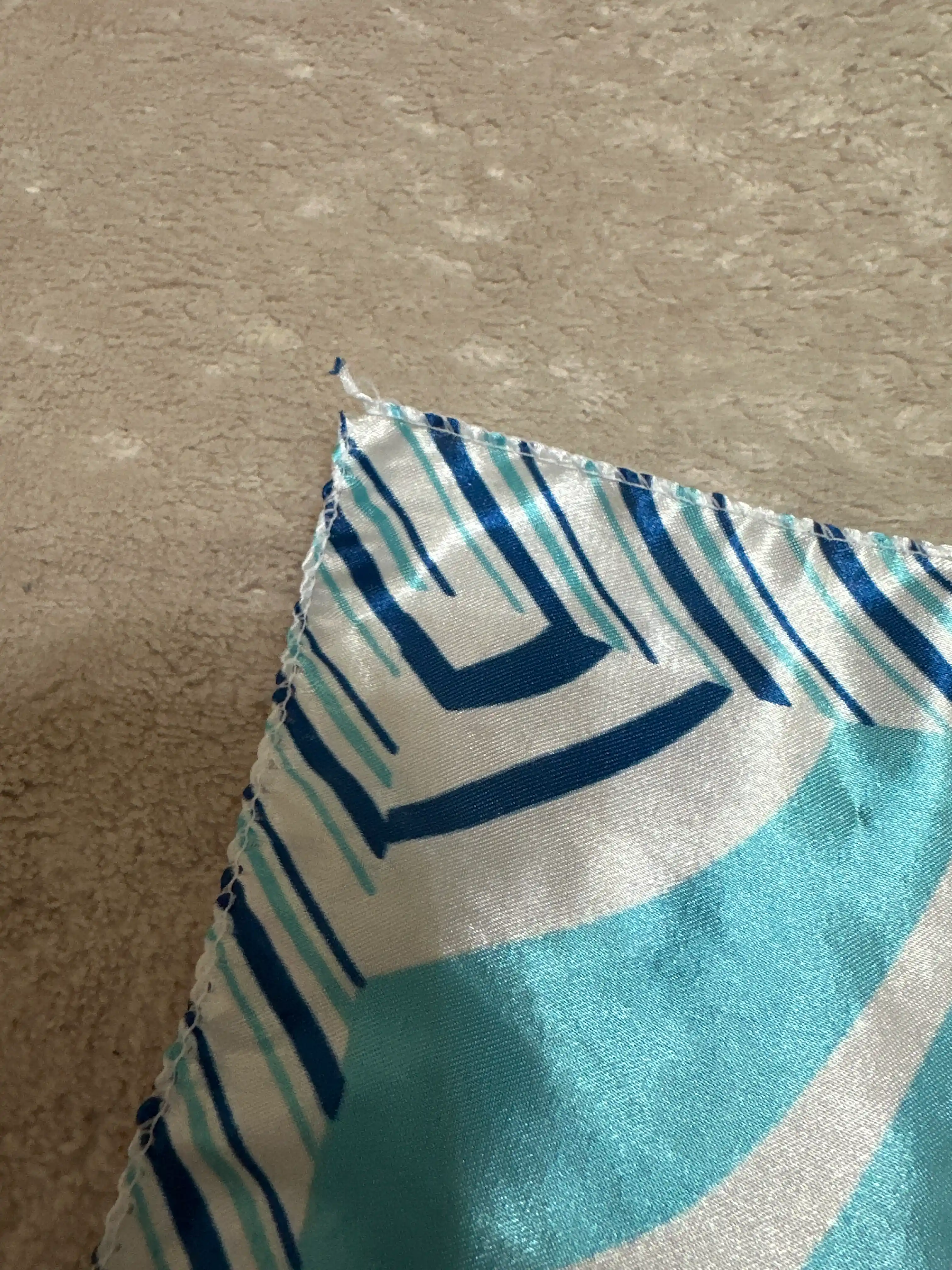 Ayollar ro'molchasi bosh yoki bo'yin uchun, kvadrat bosma bandana, atlas palantin